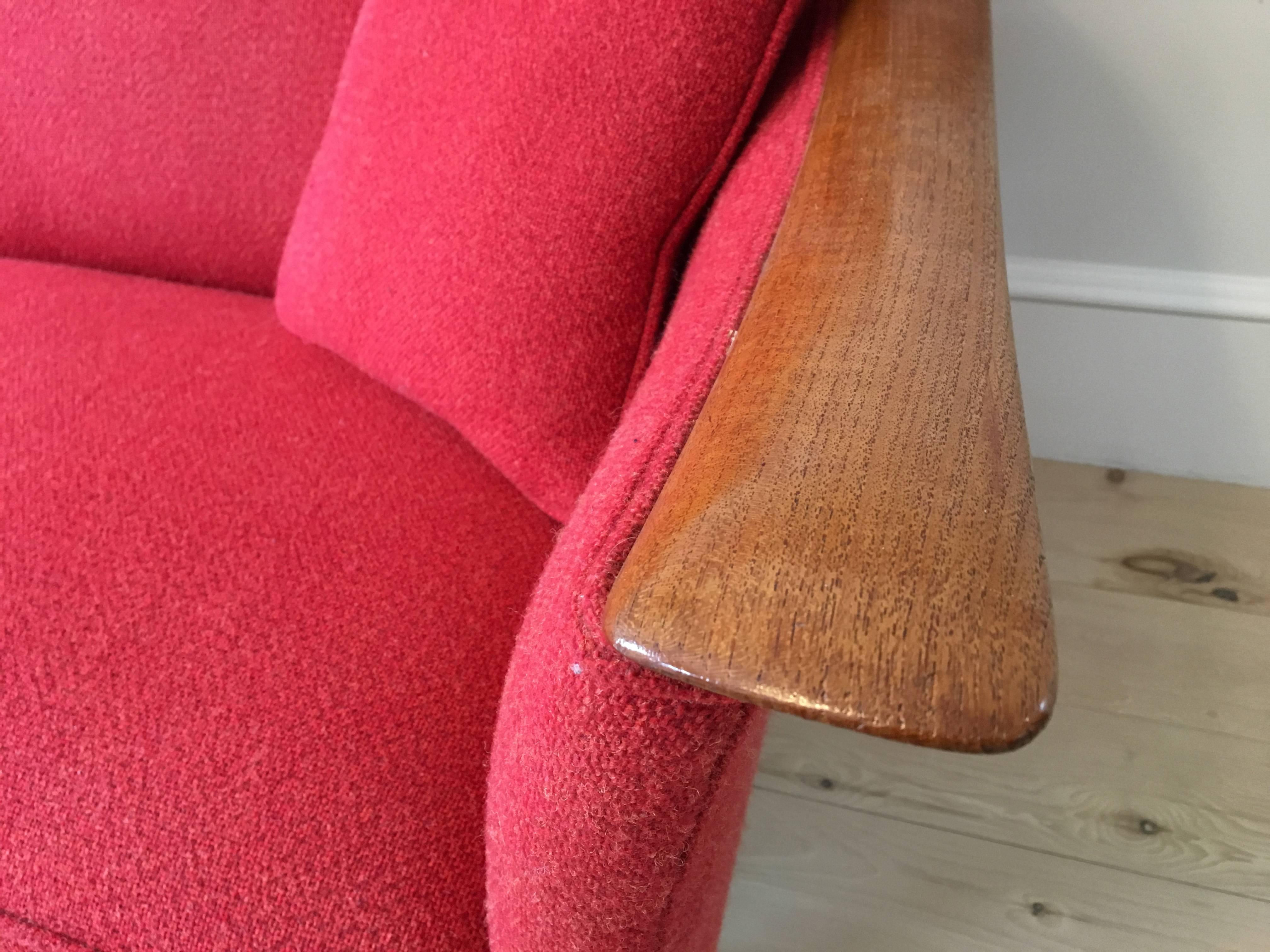 Mid-Century Norwegian Sculptural Sofa by Fredrik Kayser for Vatne In Good Condition For Sale In Pittsburgh, PA