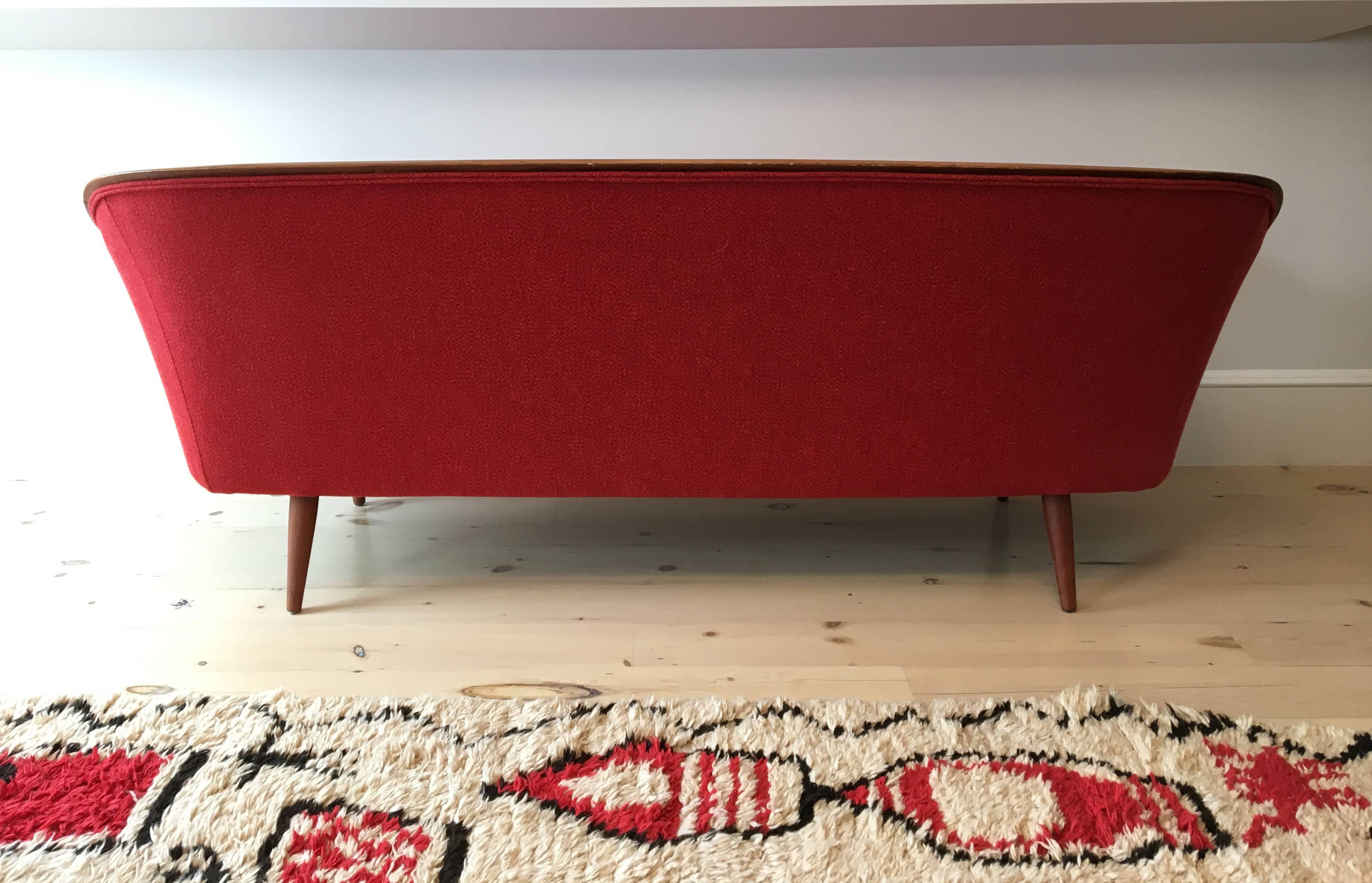 Wool Mid-Century Norwegian Sculptural Sofa by Fredrik Kayser for Vatne For Sale