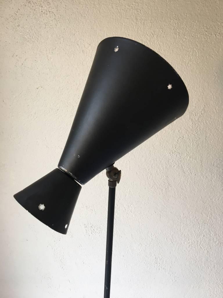 Midcentury Grasshopper Floor Lamp with Adjustable Shade For Sale 1