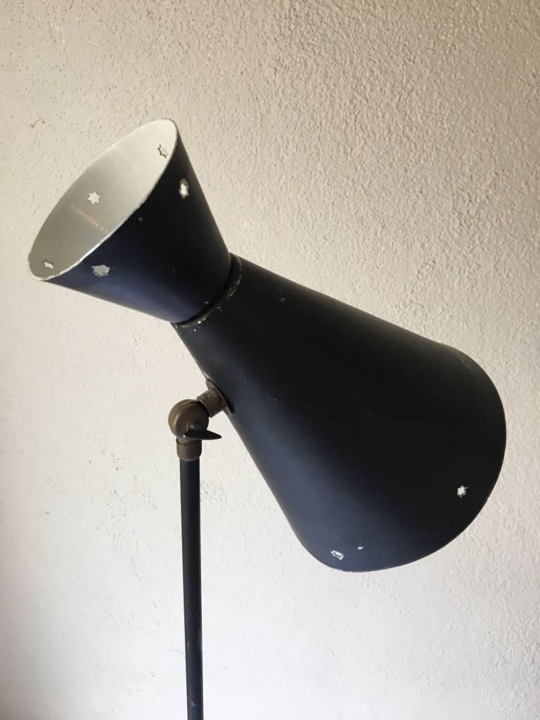 Midcentury Grasshopper Floor Lamp with Adjustable Shade For Sale 2