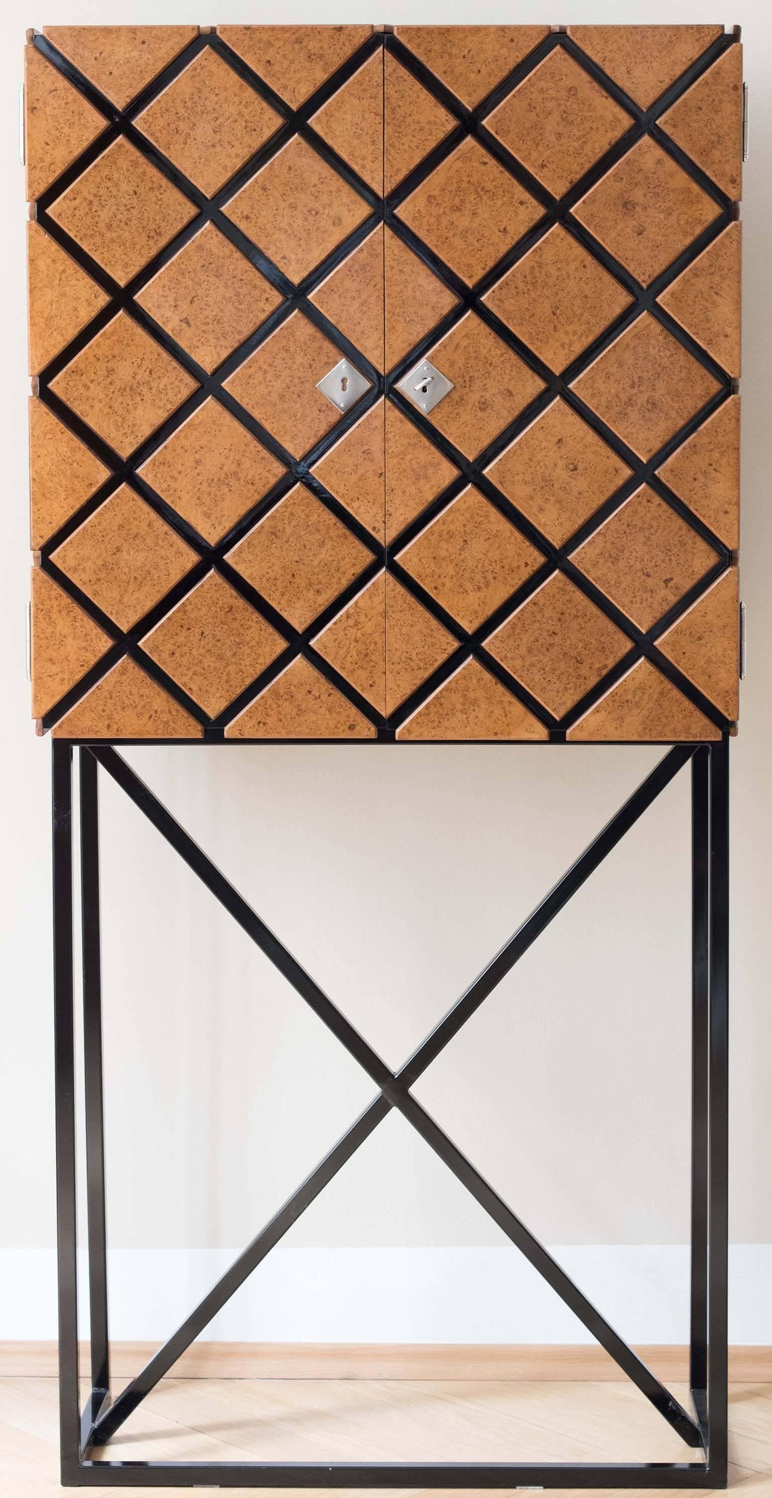French Art Deco Bar Cabinet, France 1940s with polished Walnut Veneer In Good Condition In Vienna, AT