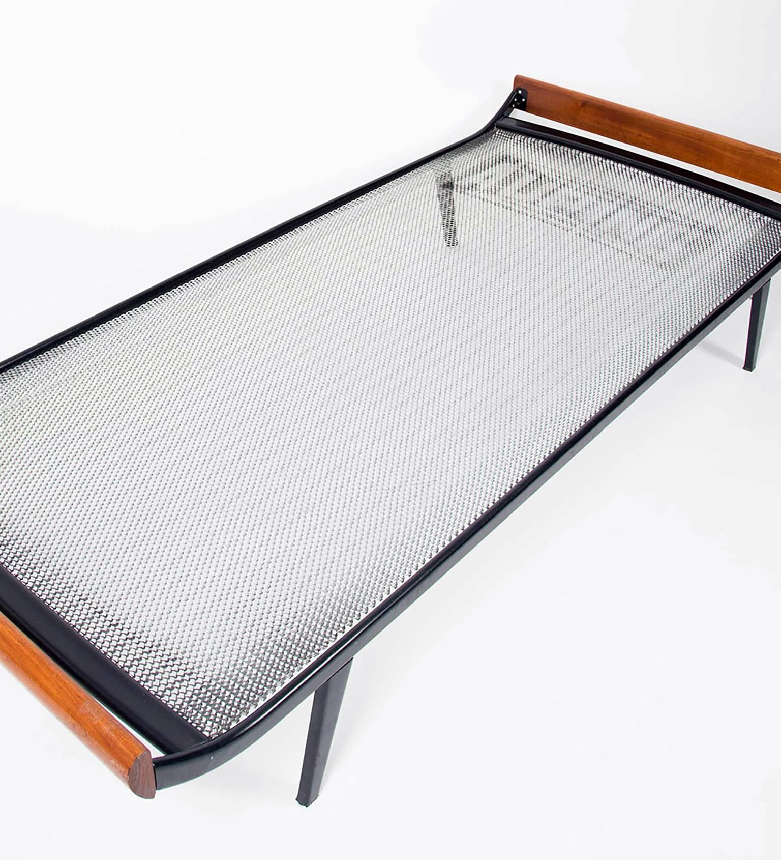 The Cleopatra daybed was designed in 1953 by Dick Cordemeijer for Auping as a beautiful modernist design.