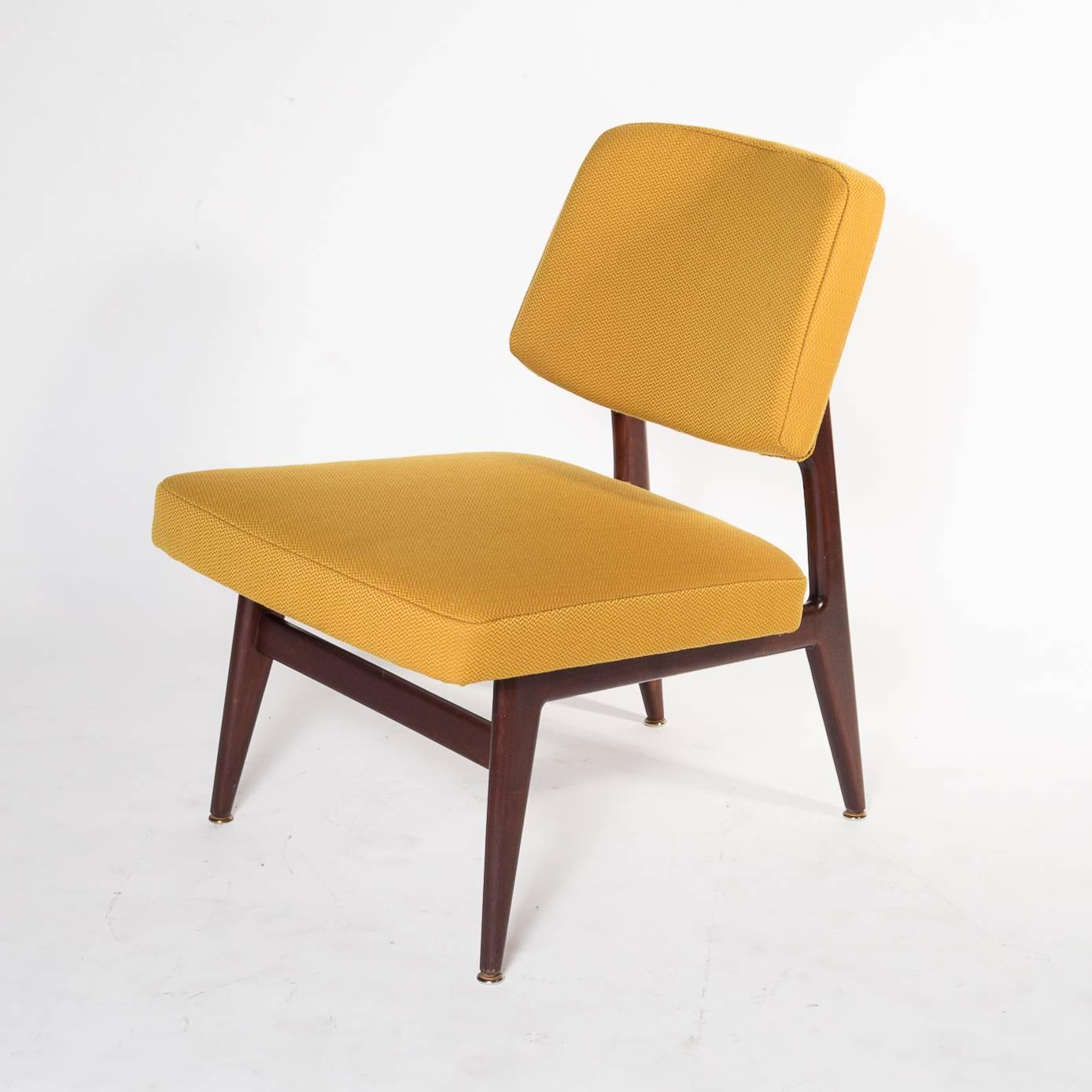 Newly upholstered with a wooden walnut frame.
Designed in 1958 by G. Eberle.