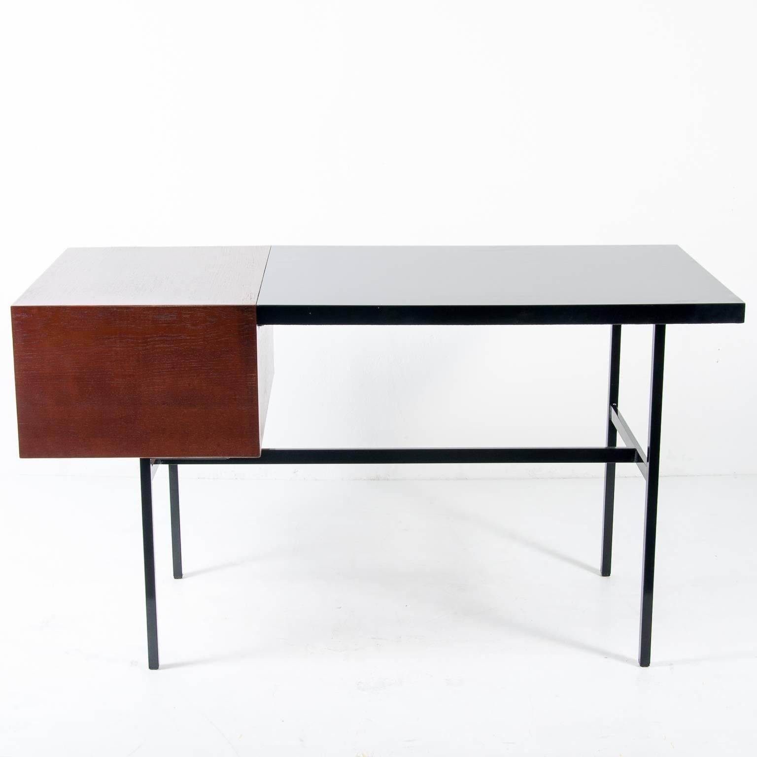 Mid-Century Bauhaus Writing Desk by Thonet and Designed by Pierre Paulin In Excellent Condition For Sale In Vienna, AT
