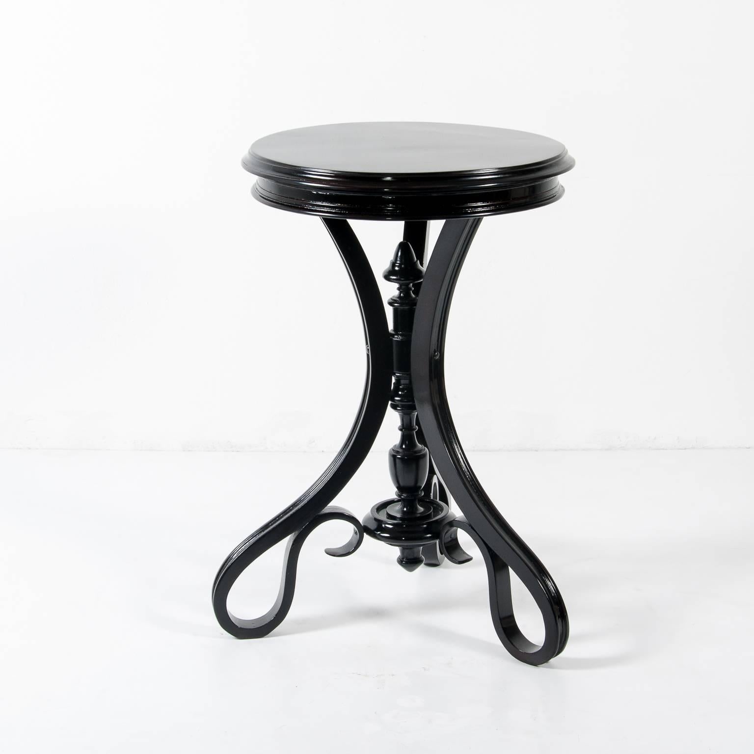 Small Bentwood Table Art Nouveau For Sale 1