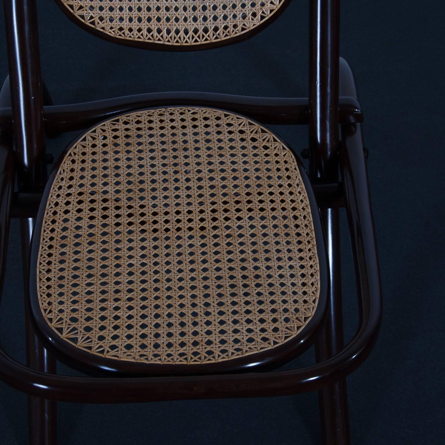Foldable original Thonet low chair in perfect condition - wickerwork new, functions overhauled and new surface newly polished.
Designed in 1863.
Produced between 1880 and 1910.
A perfect piece of decoration as well as a very functional standby