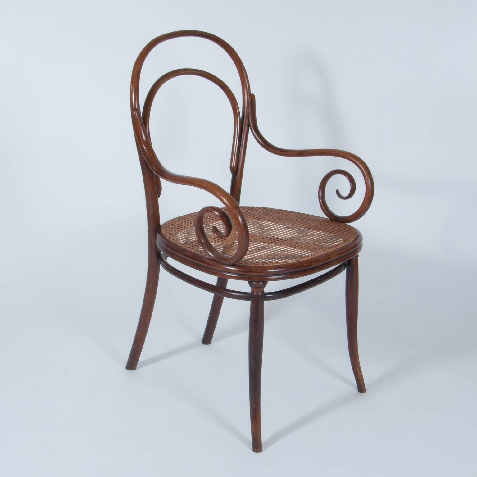 Thonet No. 11 Bentwood Armchair or Dining Chair (Mittleres 19. Jahrhundert) im Angebot