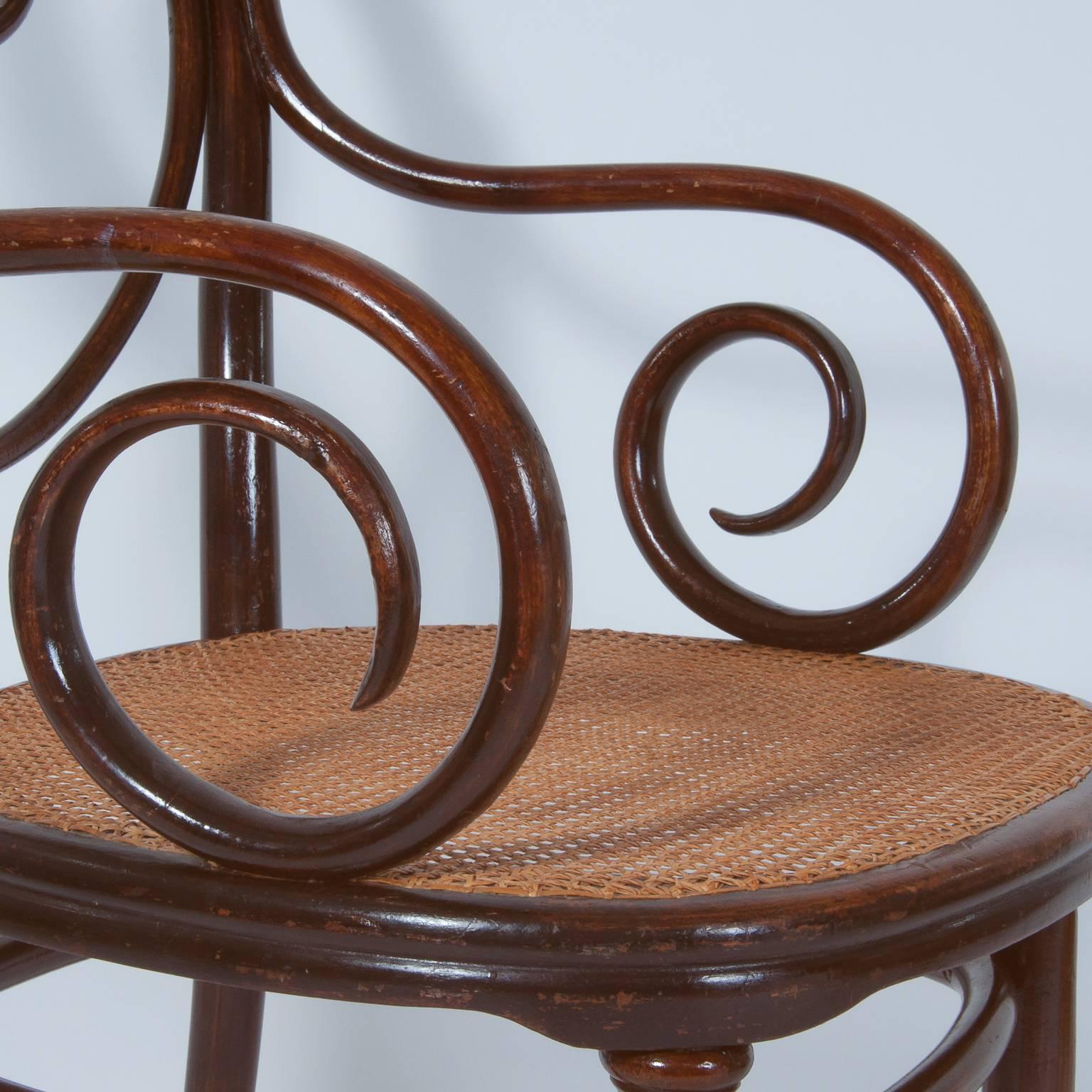 20th Century Antique Thonet Bentwood Armchair Fauteuil No. 2, desgned 1865, manufactured 1895 For Sale