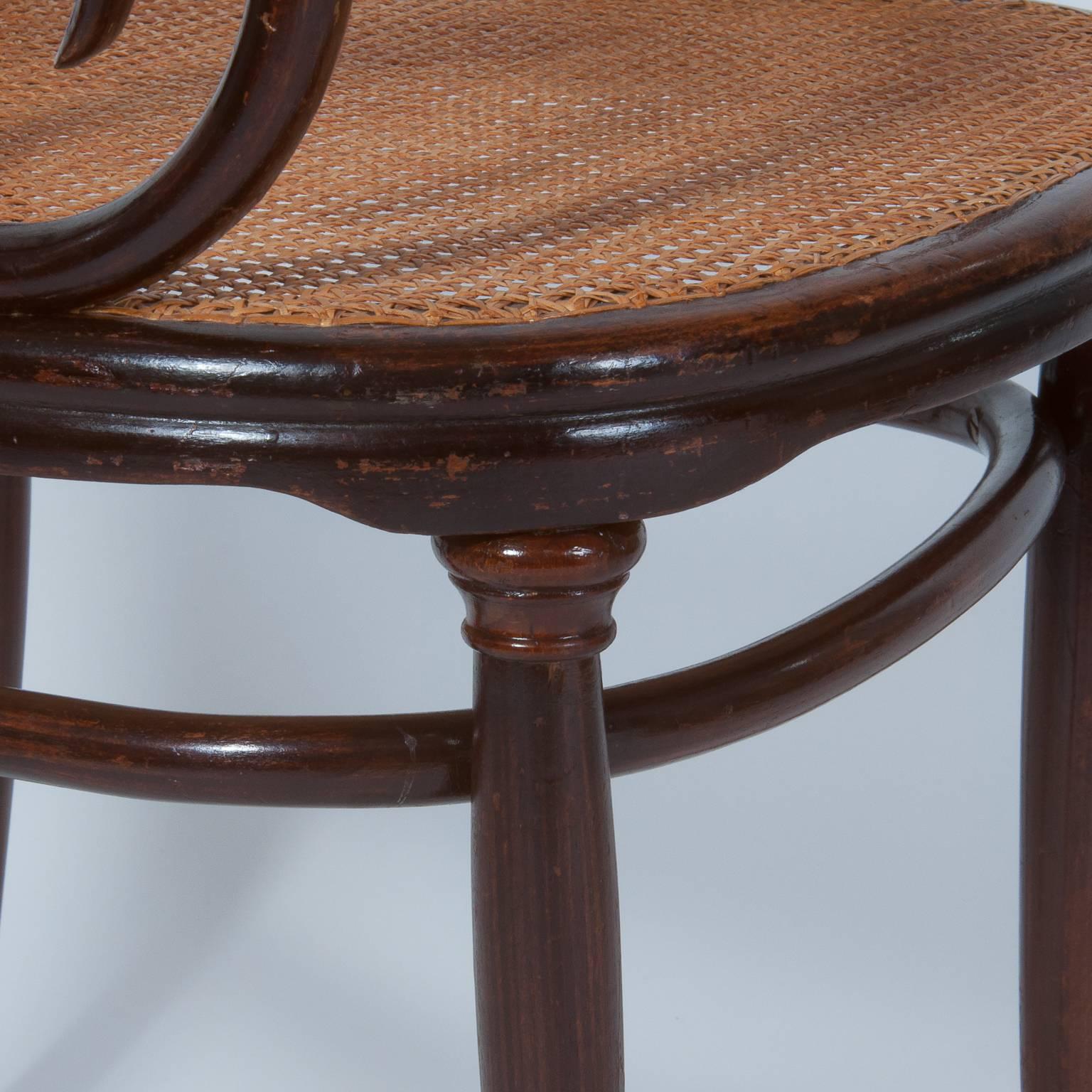 Antique Thonet Bentwood Armchair Fauteuil No. 2, desgned 1865, manufactured 1895 For Sale 1