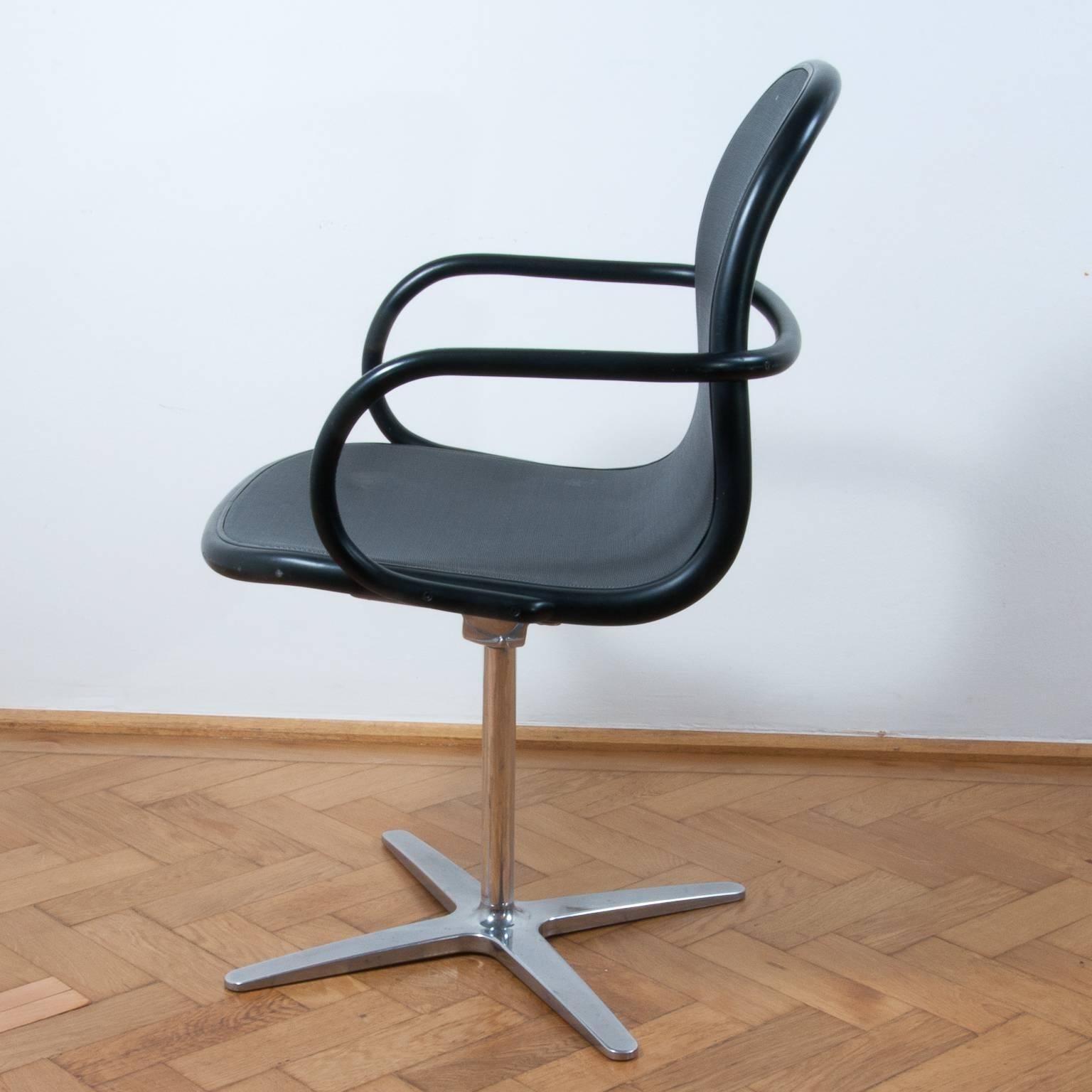Thonet 661 Dining Chair, Office Chair, Conference Chair by James Irvine In Good Condition For Sale In Vienna, AT