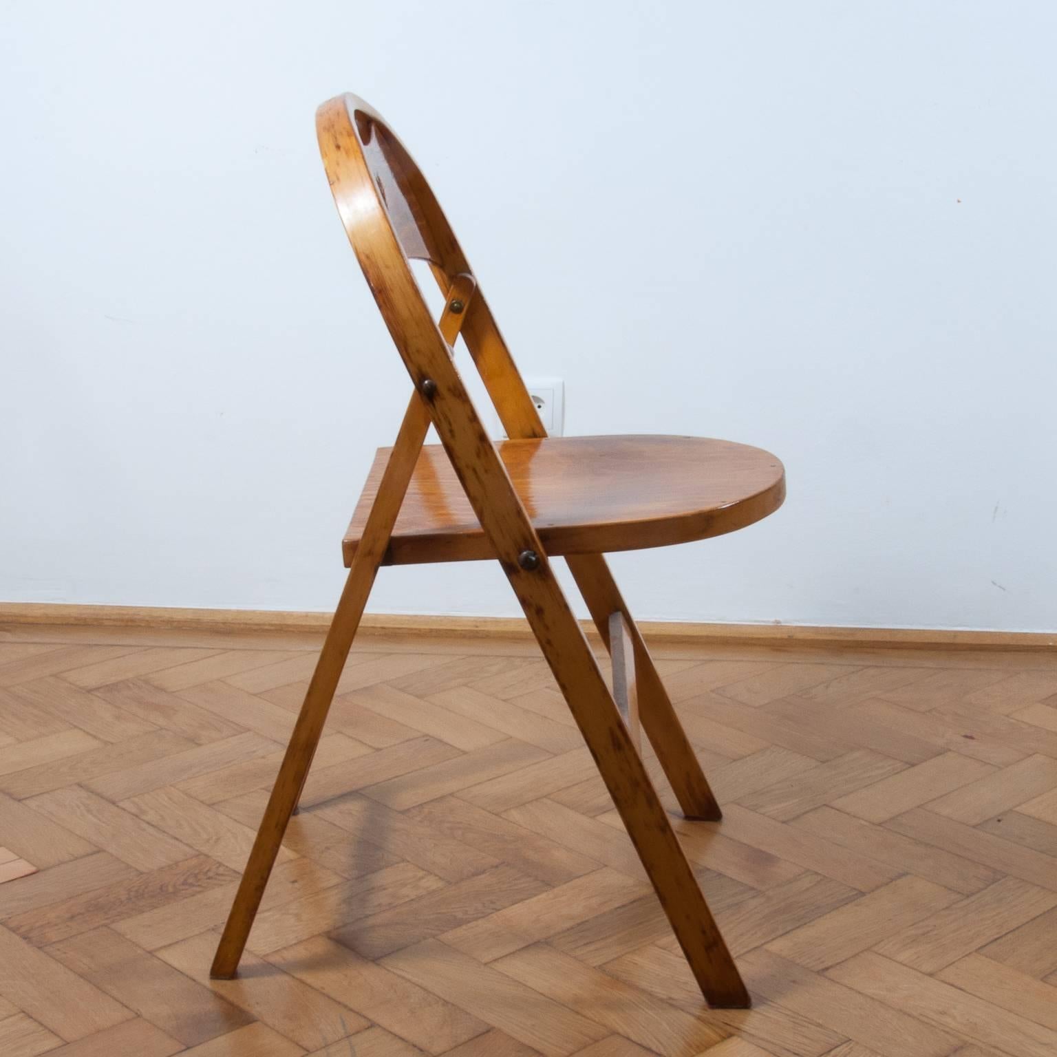 Thonet 751 Klappbarer Stuhl Sehr funktional und sammelbar, klassischer Jugendstil (Gebeizt) im Angebot