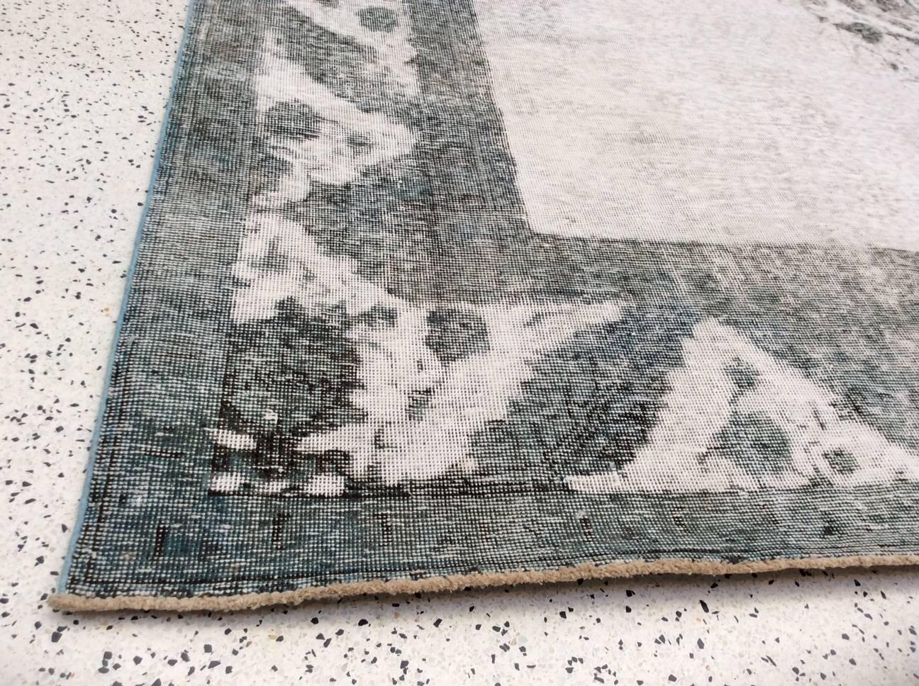 Tabriz Persian Distressed Rug In Good Condition For Sale In Los Angeles, CA