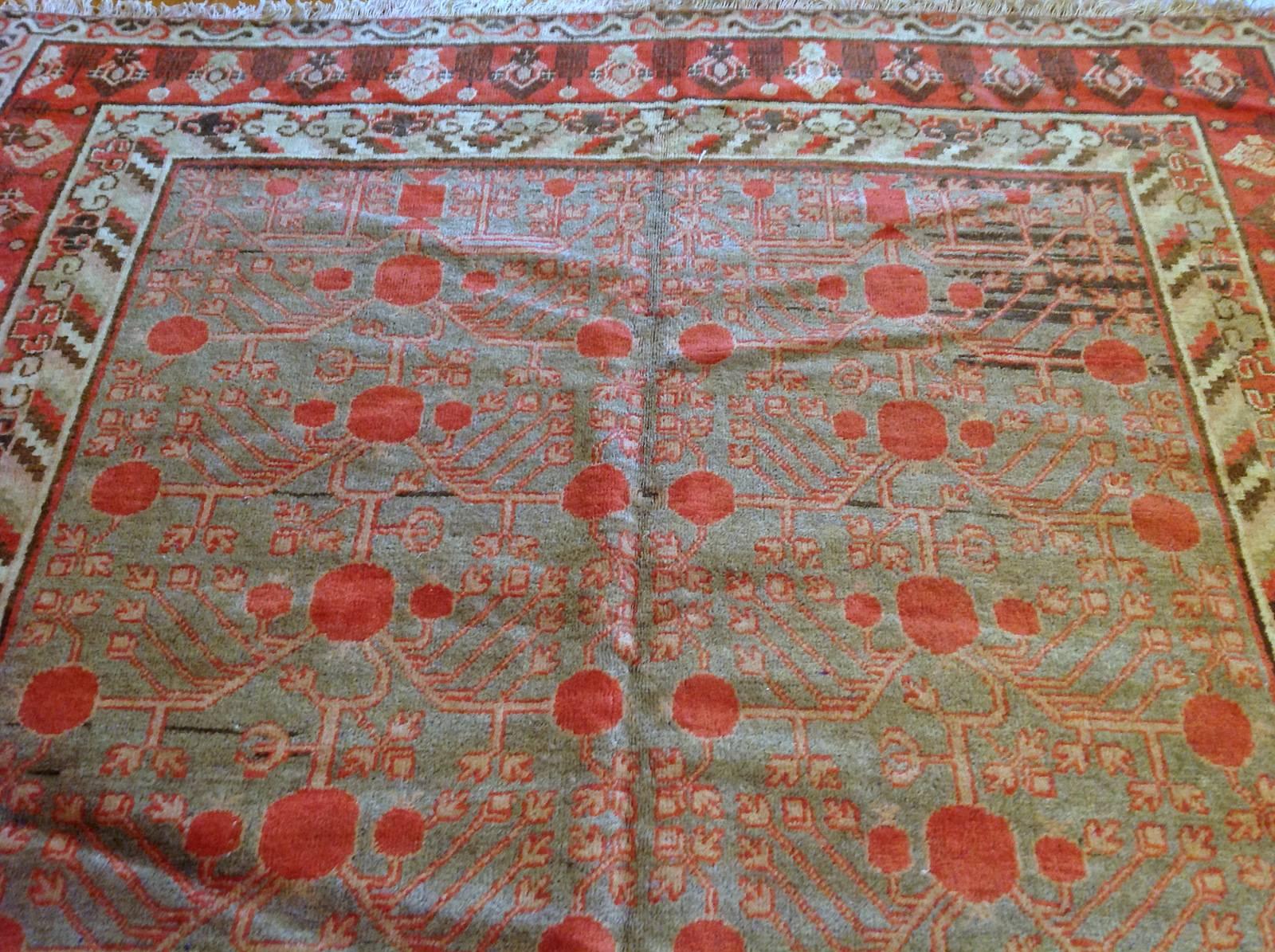 Antique Samarkand Rug, circa 1890 In Good Condition For Sale In Los Angeles, CA