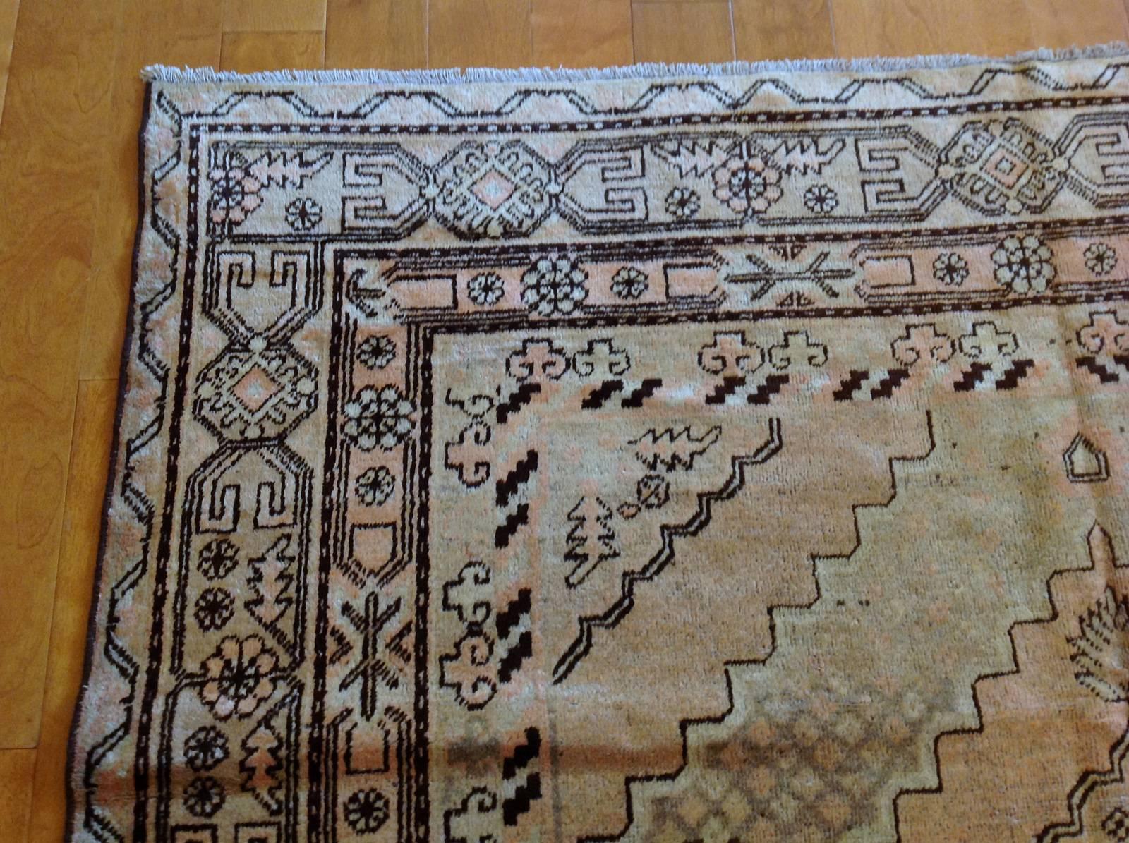 Samarkand-Teppich, Vintage

Maße: 6'10