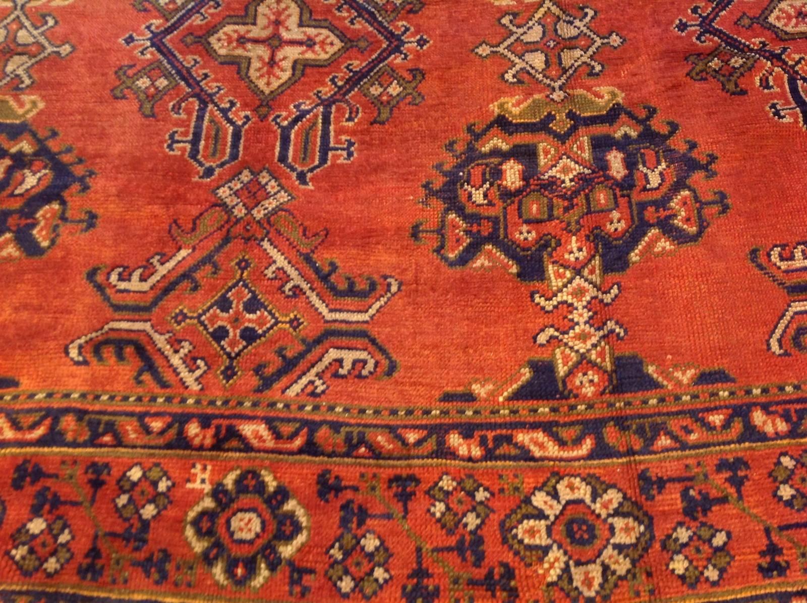 Square Red Antique Oushak Rug In Good Condition For Sale In Los Angeles, CA