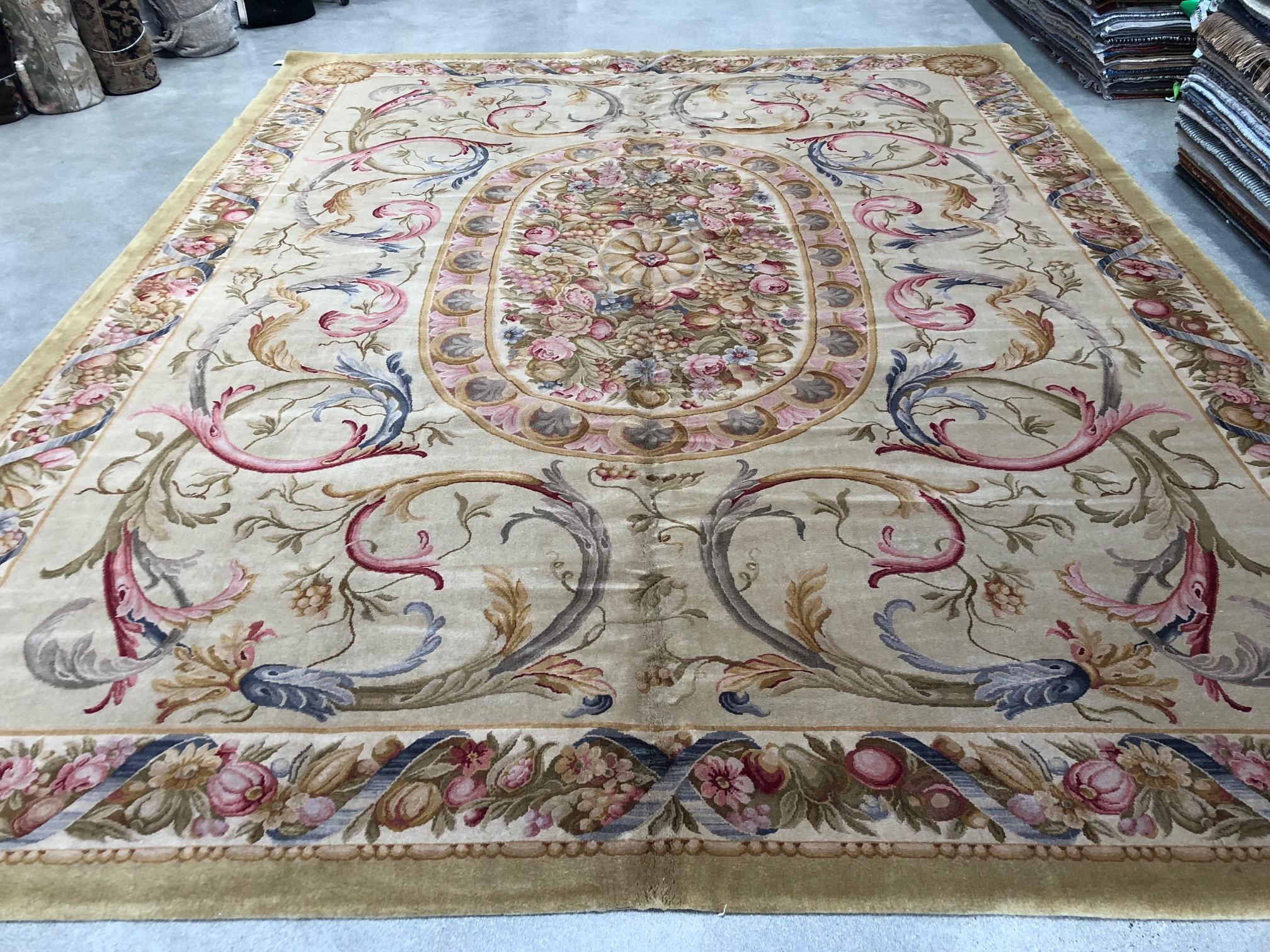 Alfombra Savonnerie Anudado a mano en venta