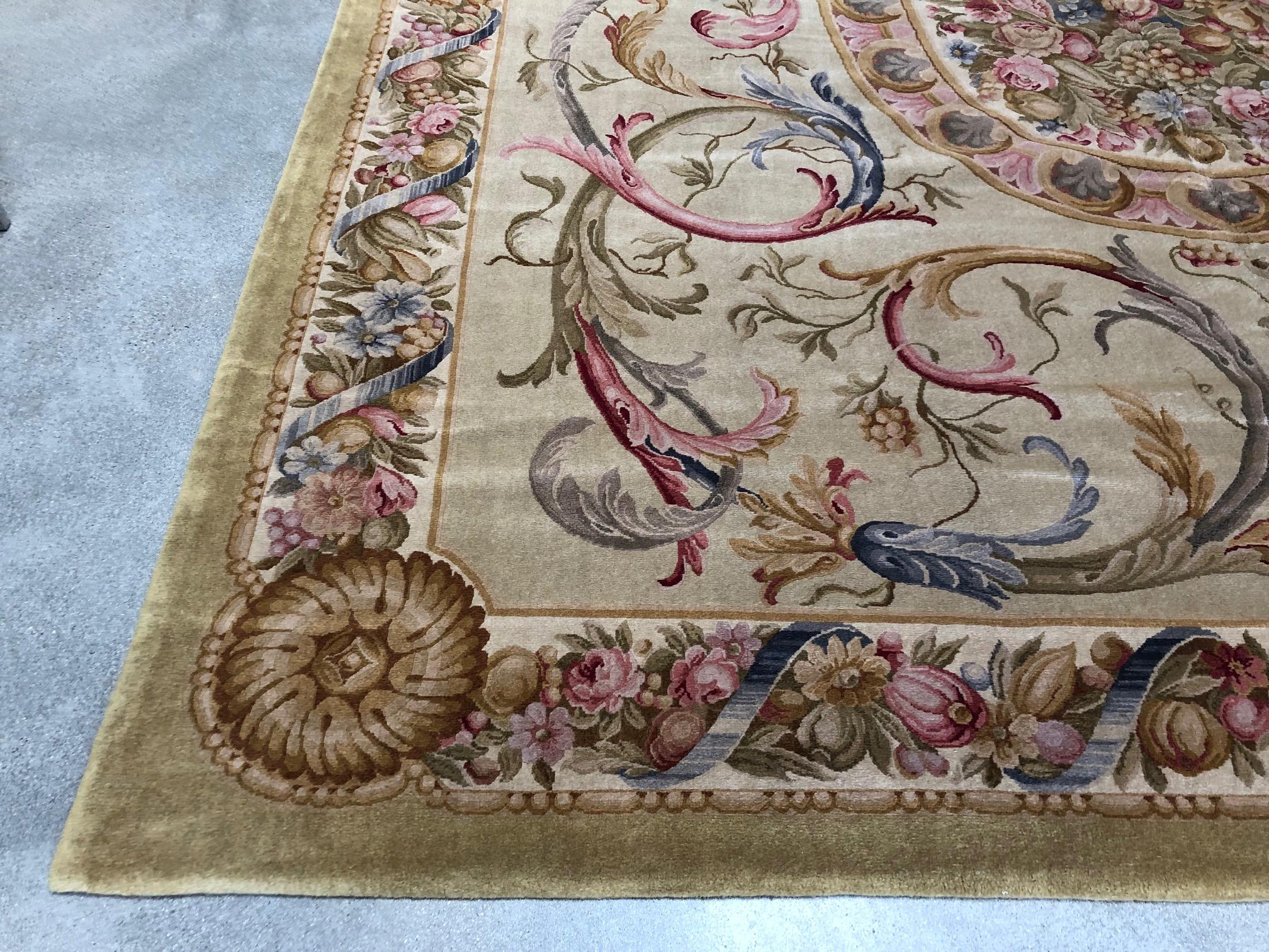 Alfombra Savonnerie en Bueno estado para la venta en West Hollywood, CA