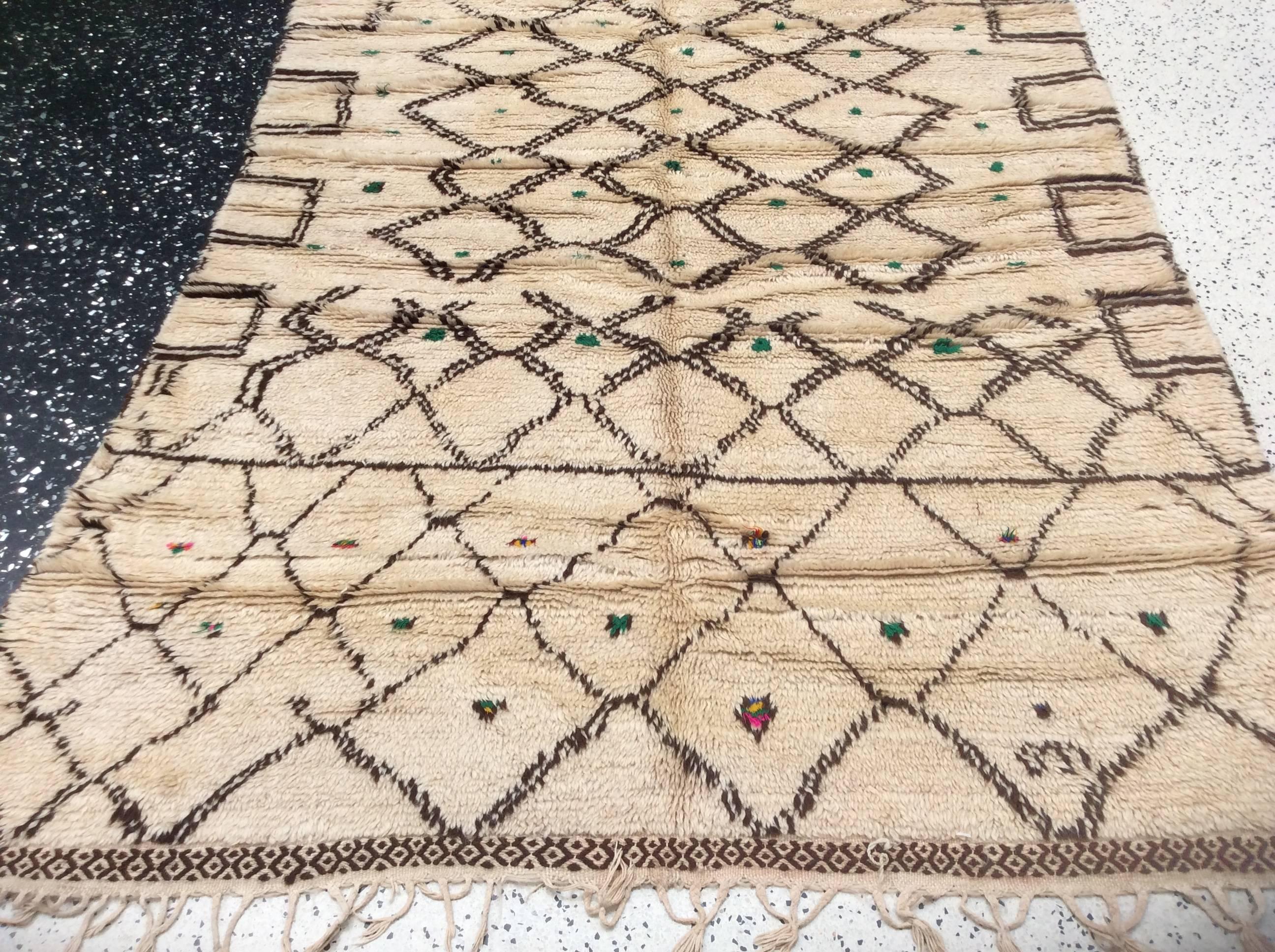 Moroccan Runner with Green Dots In Excellent Condition In Los Angeles, CA