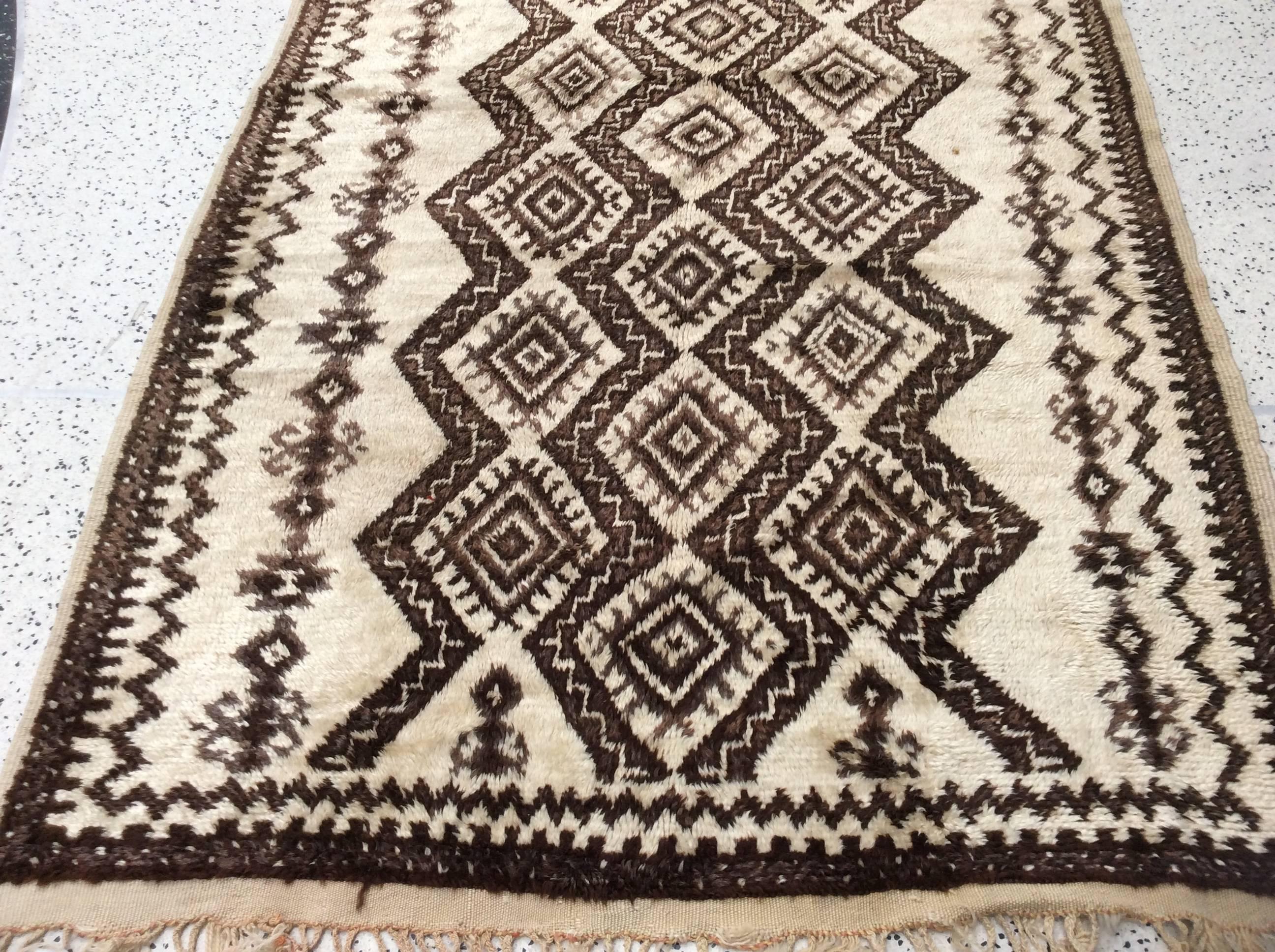 Hand-Knotted Tribal Design Moroccan Rug