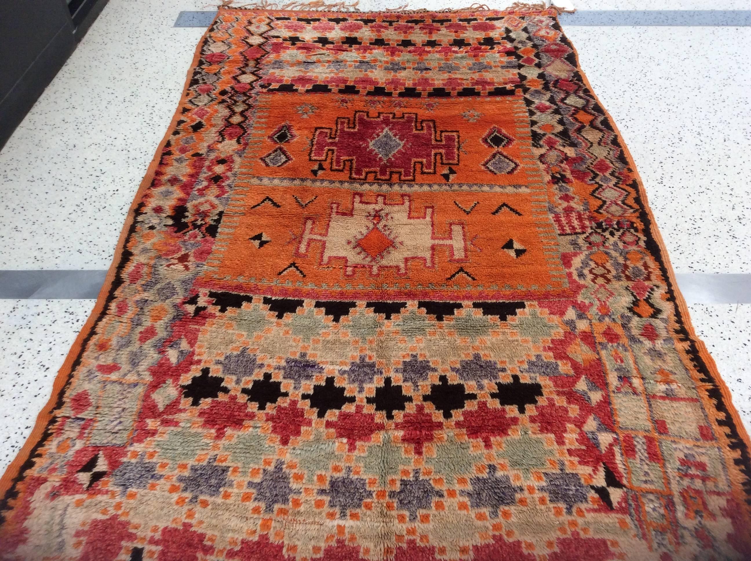 Marokkanischer Stammes-Teppich im Angebot 1