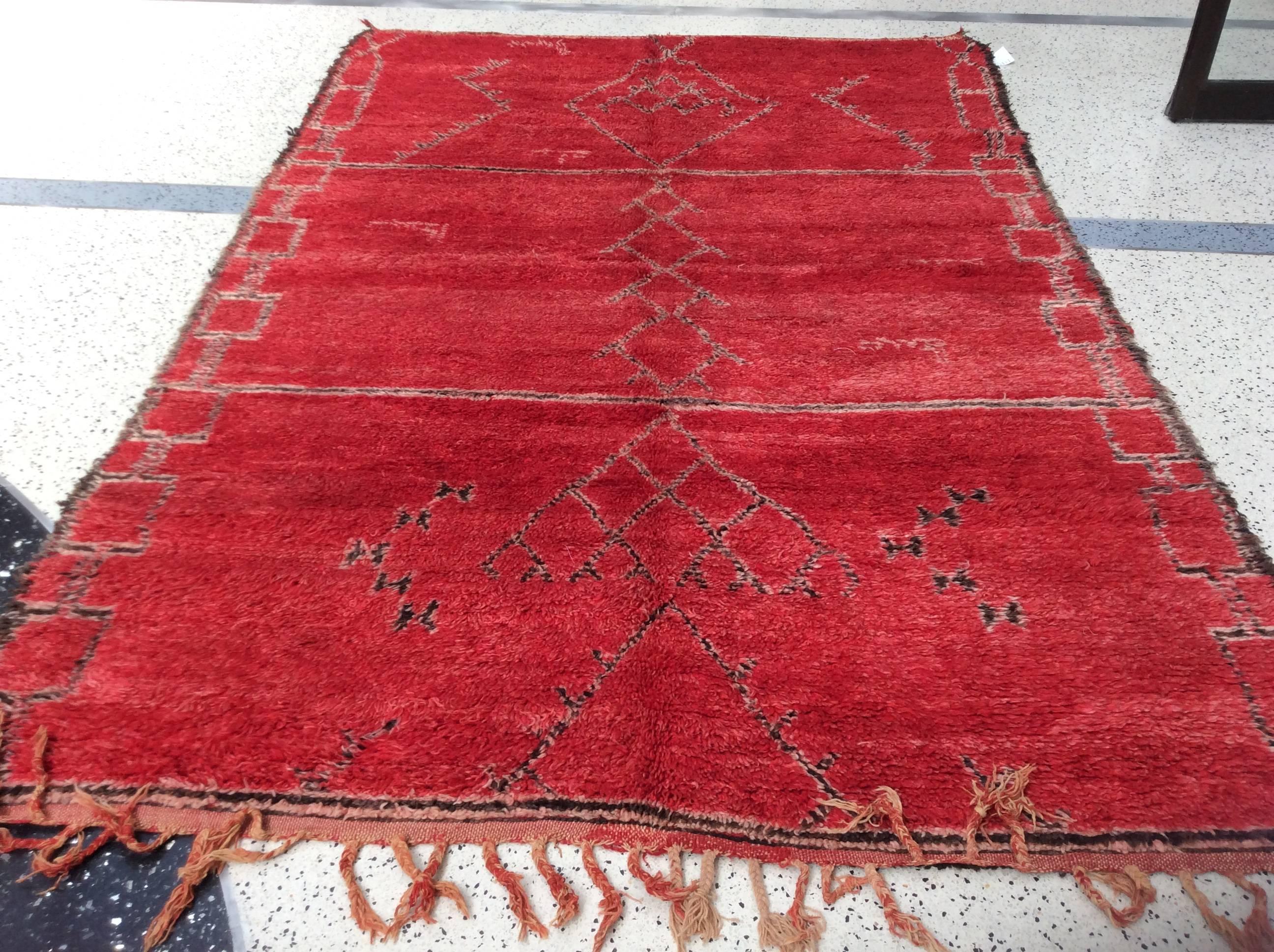 Red Moroccan Berber Rug In Excellent Condition For Sale In Los Angeles, CA