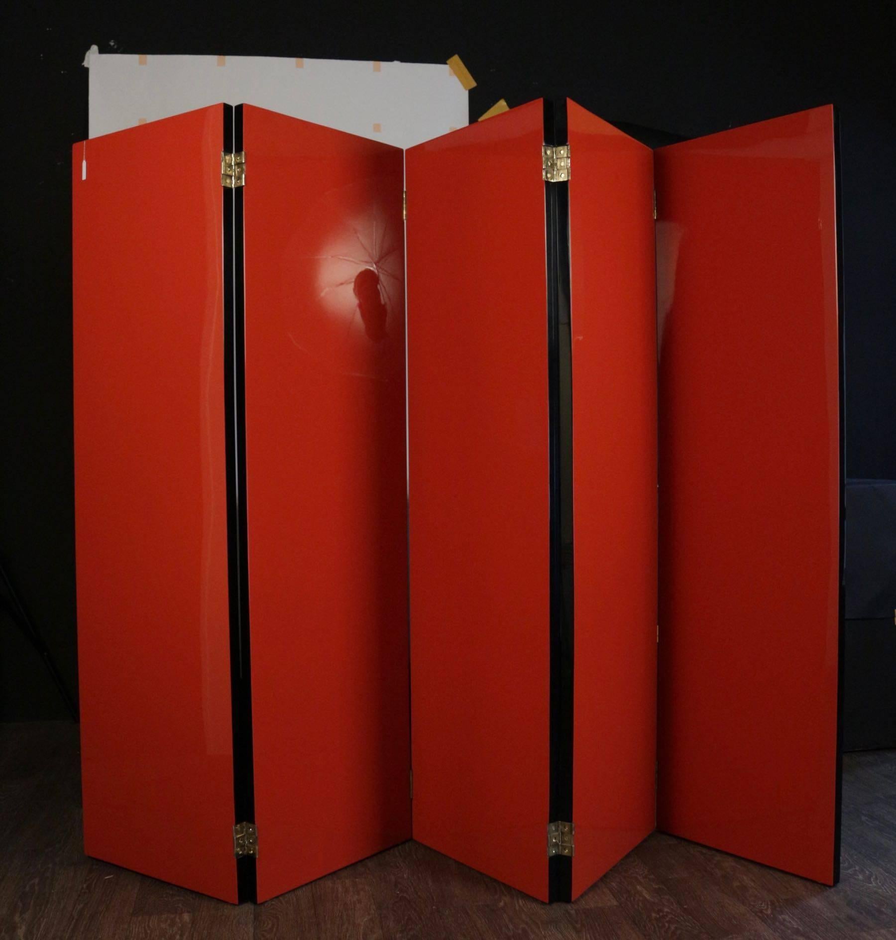 French Spectacular Five Leaves Screen, 1940s, Lacquered Wood, Orange and Black For Sale
