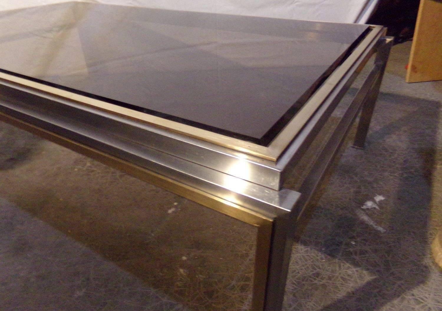 Large Willy Rizzo Coffee Table, Chrome and Gilded Metal, Smoked Glass, 1970s (Französisch) im Angebot
