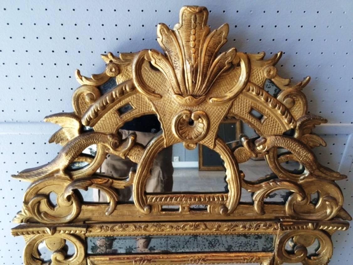 Spectacular French Regence Period Carved Giltwood Mirror, France, circa 1730 In Excellent Condition For Sale In Saint-Ouen, FR