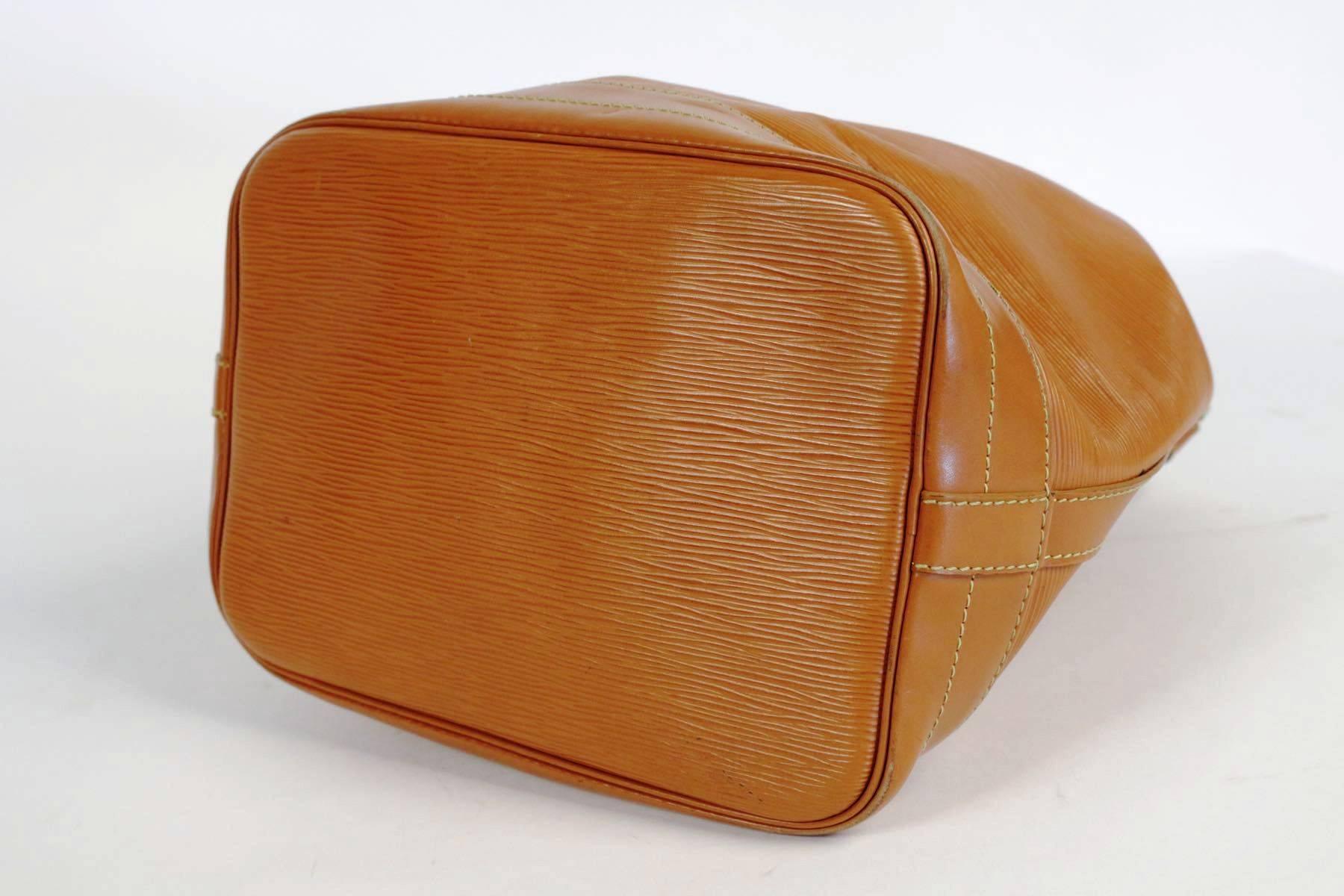 Vintage Louis Vuitton Grand Noe Bag, Epi Leather, Natural Leather Color In Excellent Condition In Saint-Ouen, FR