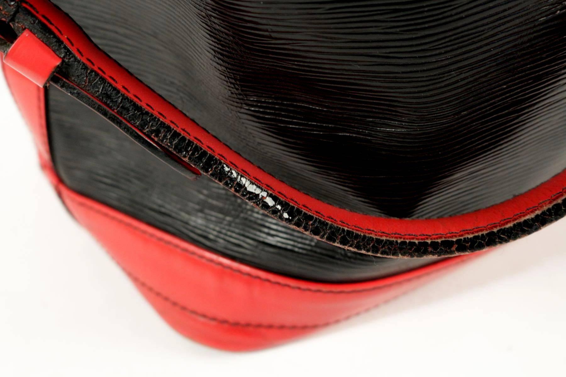 Vintage Louis Vuitton Grand Noe Bag, Epi Leather, Black and Red In Good Condition In Saint-Ouen, FR
