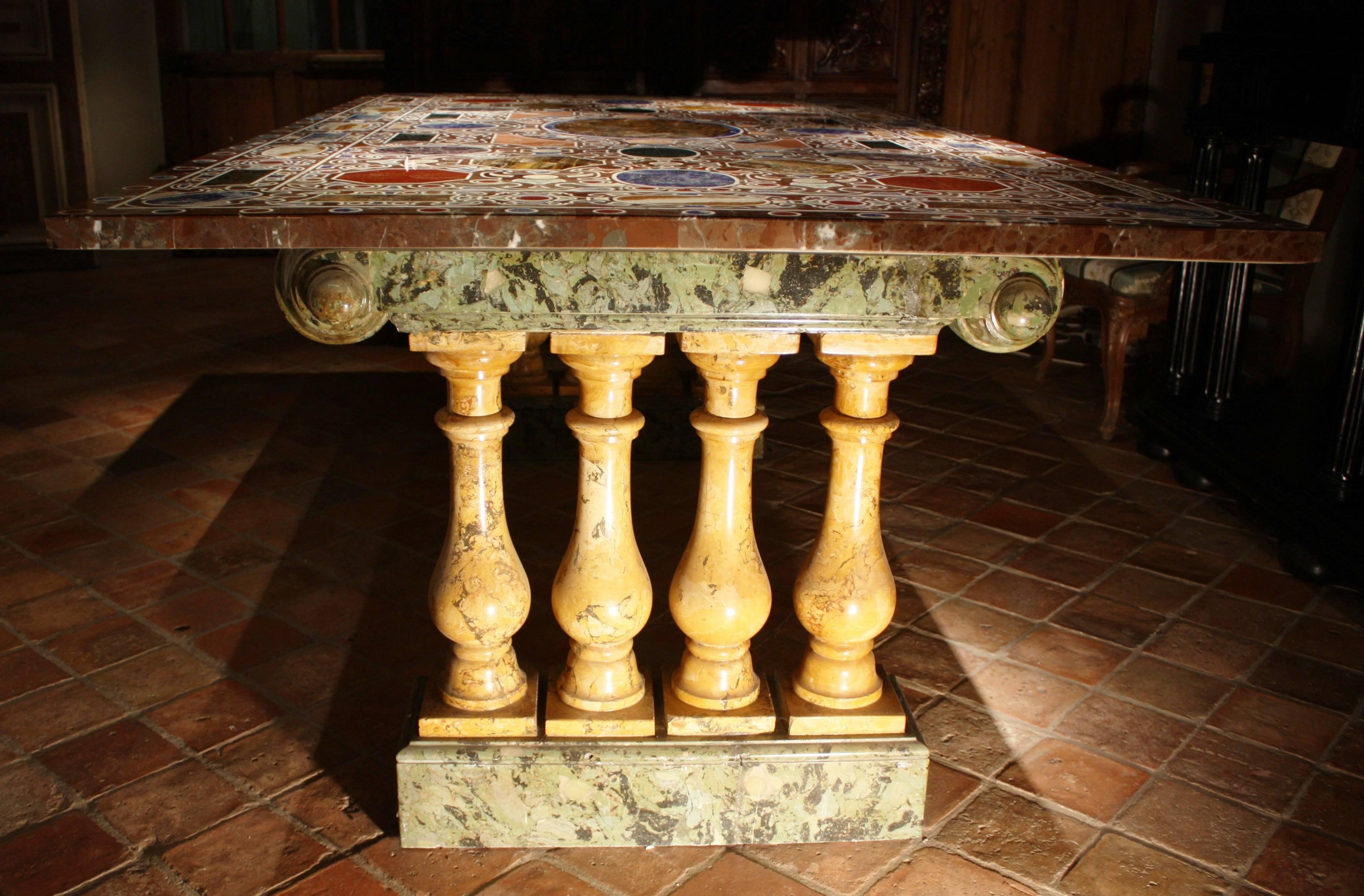 Rare 19th Century Florentine Table, Inlay of Hard Stones and Marble, Italy In Excellent Condition For Sale In Saint-Ouen, FR