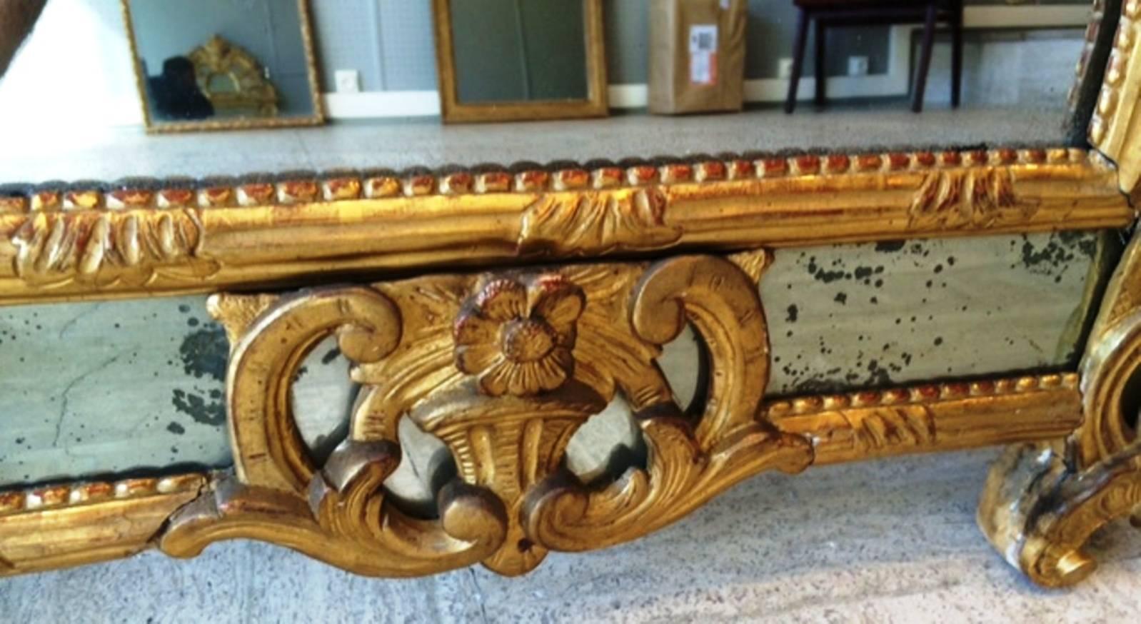 Spectacular French Regence Period Carved Giltwood Mirror, France, circa 1730 For Sale 1