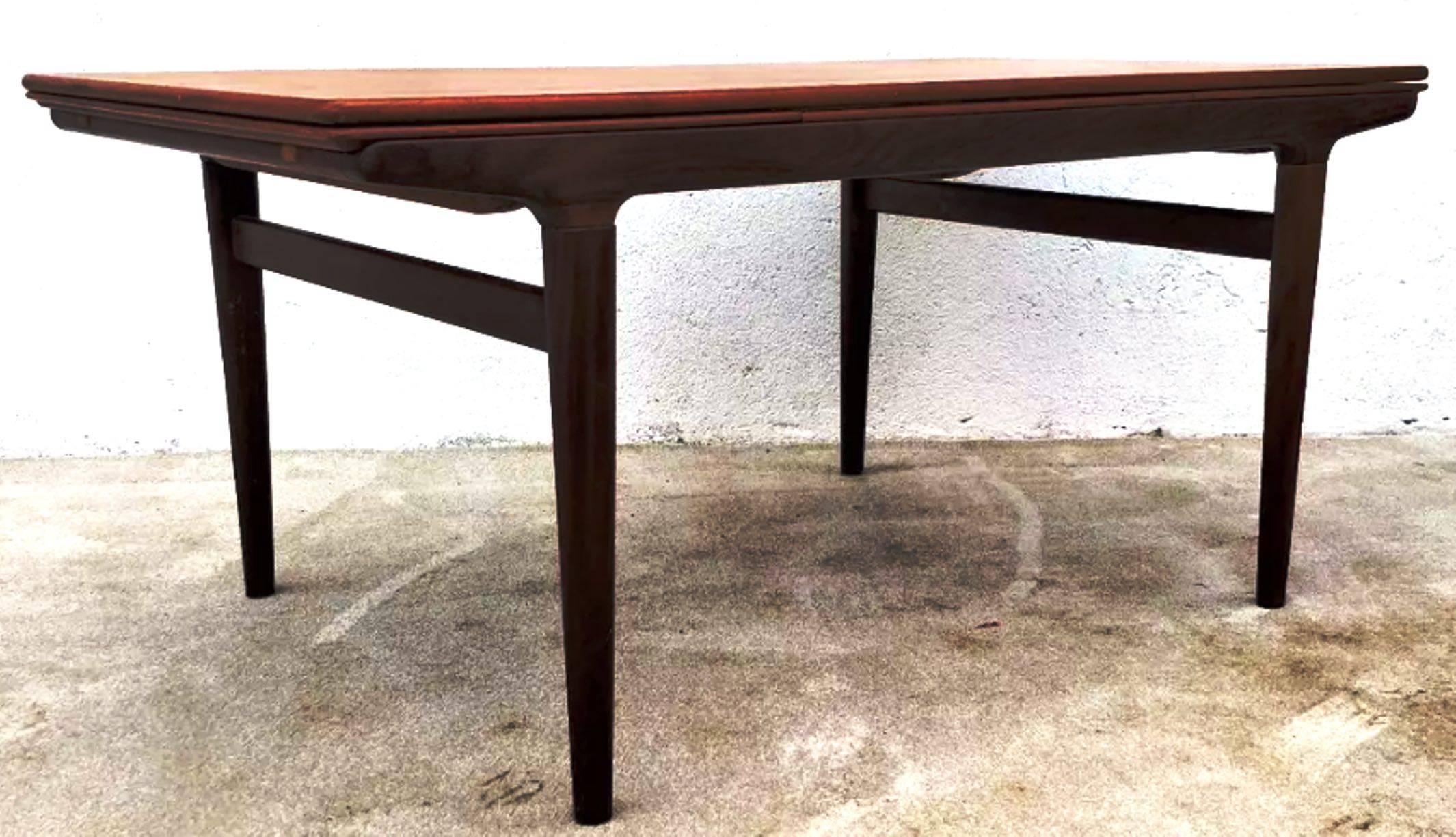 Mid-20th Century Beautiful Scandinavian Teak Dining Tale by Johannes Andersen, Late 1950s