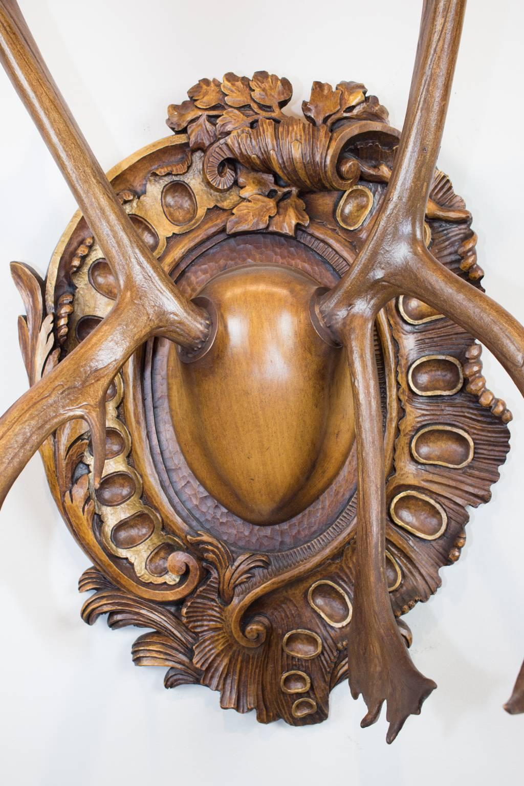 Vintage Arctic Caribou on hand-carved Rococo wood plaque with Italian polychrome gilding. This specimen is particularly unique given the 