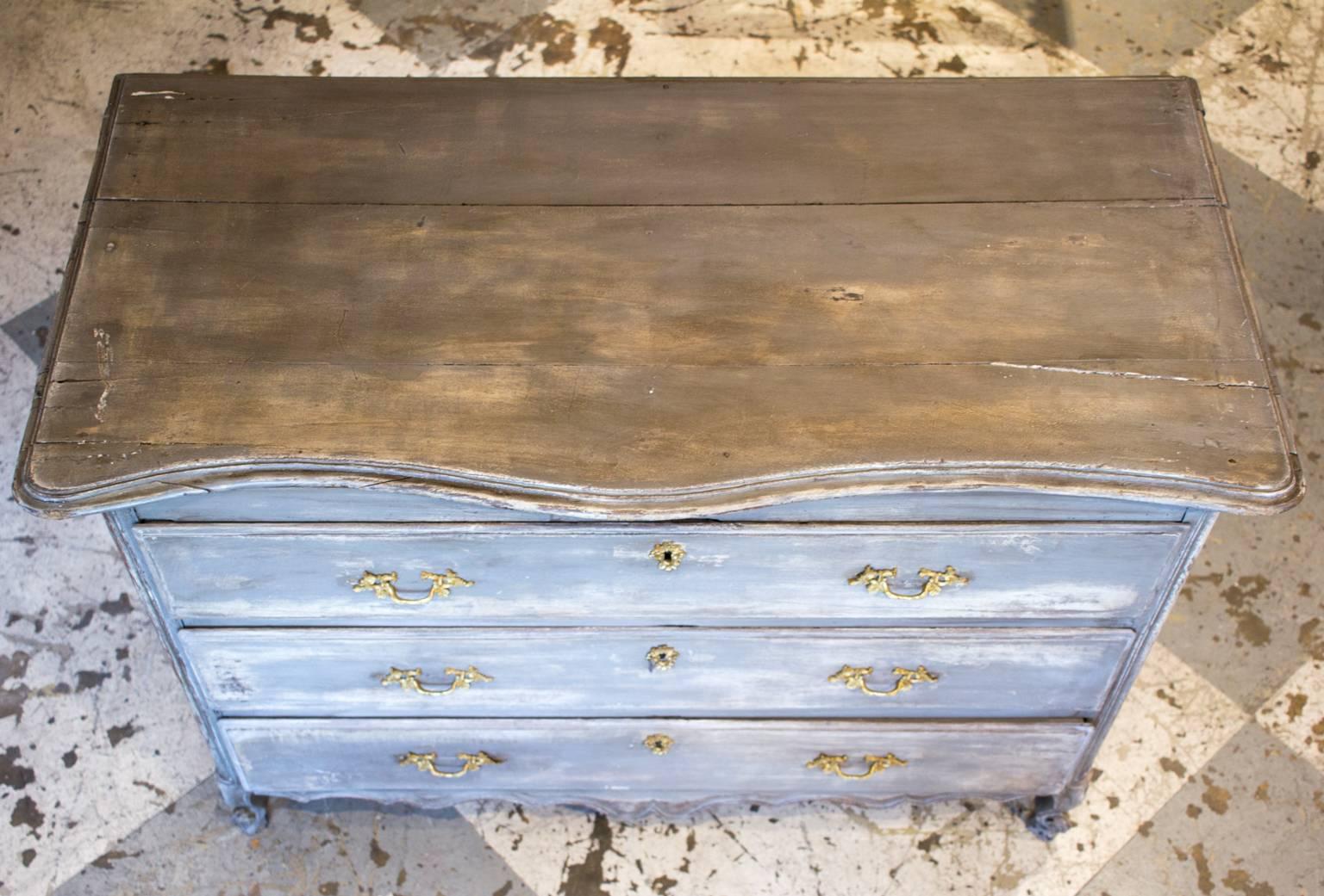 gray distressed furniture