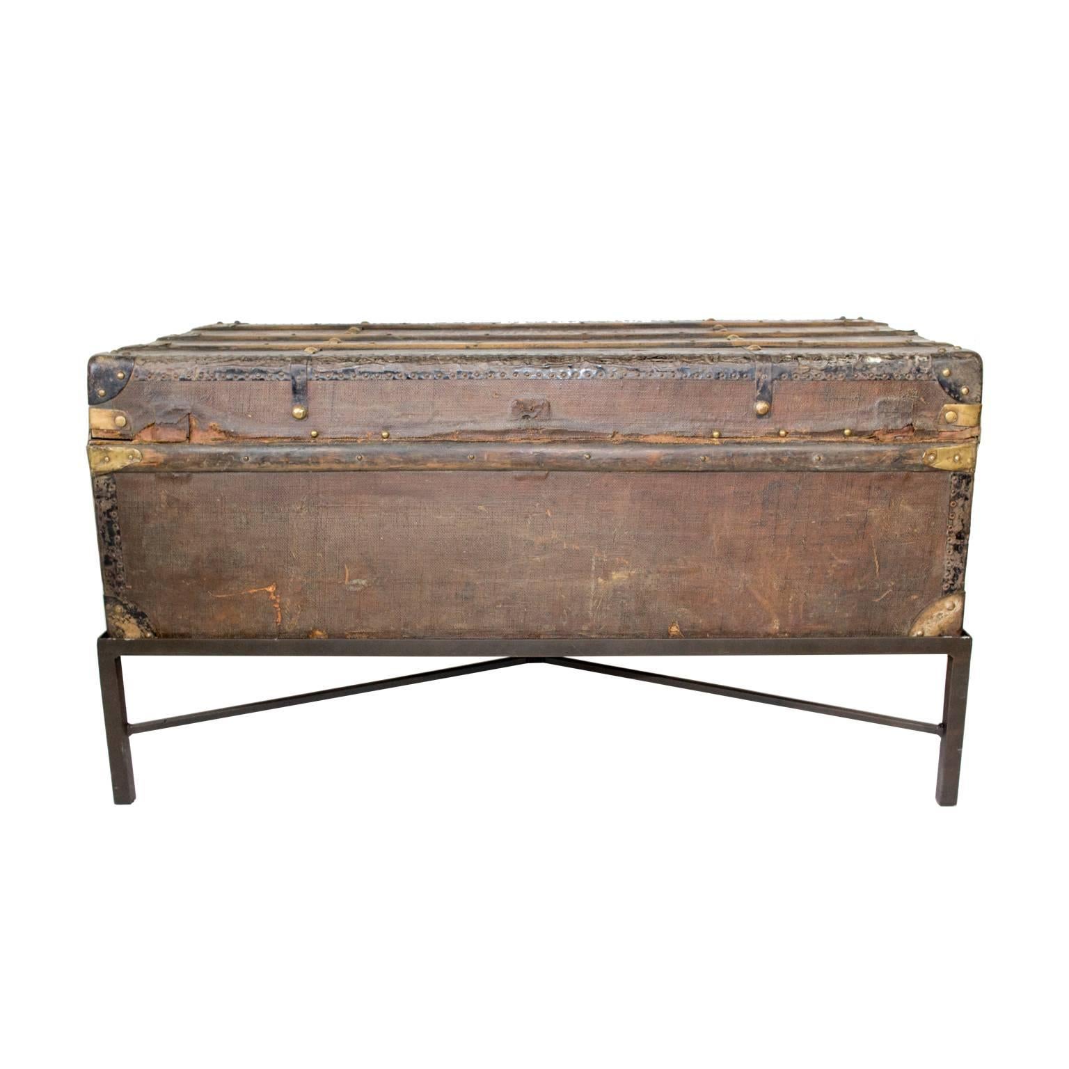19th Century Au Depart French Trunk Coffee Table In Good Condition In Houston, TX