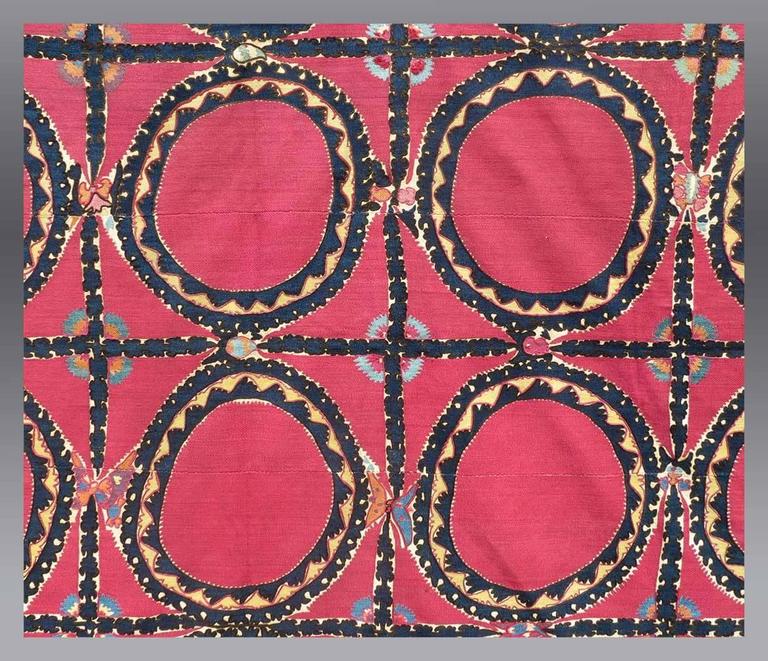 Suzani Ancien Fait Main D'Ouzbékistan – Broderie Textile Murale Ou Coussin – Vintage Floral