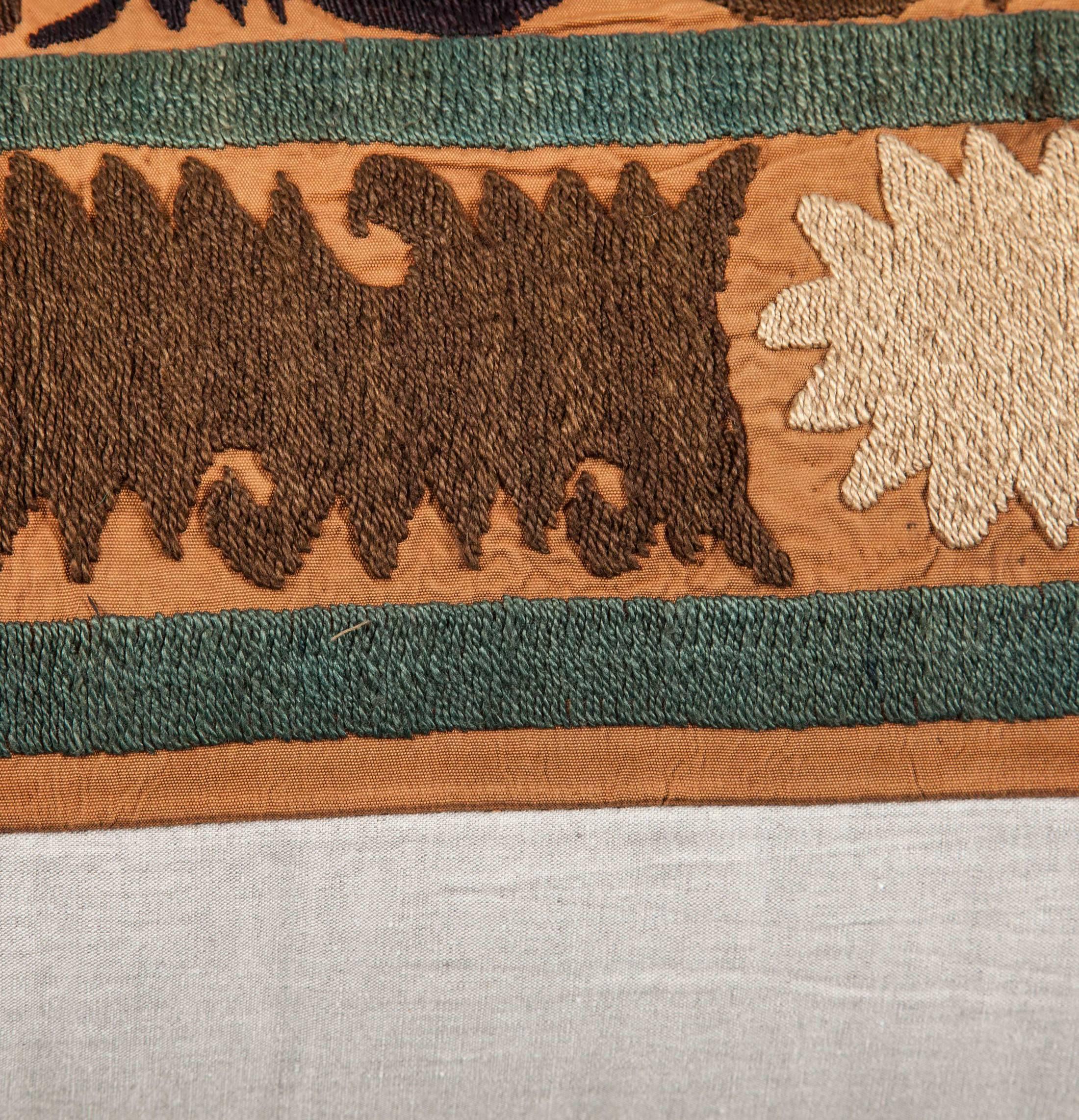 Vintage Uzbek Embroidered Pillow (Large), Central Asia, 1970s For Sale 2