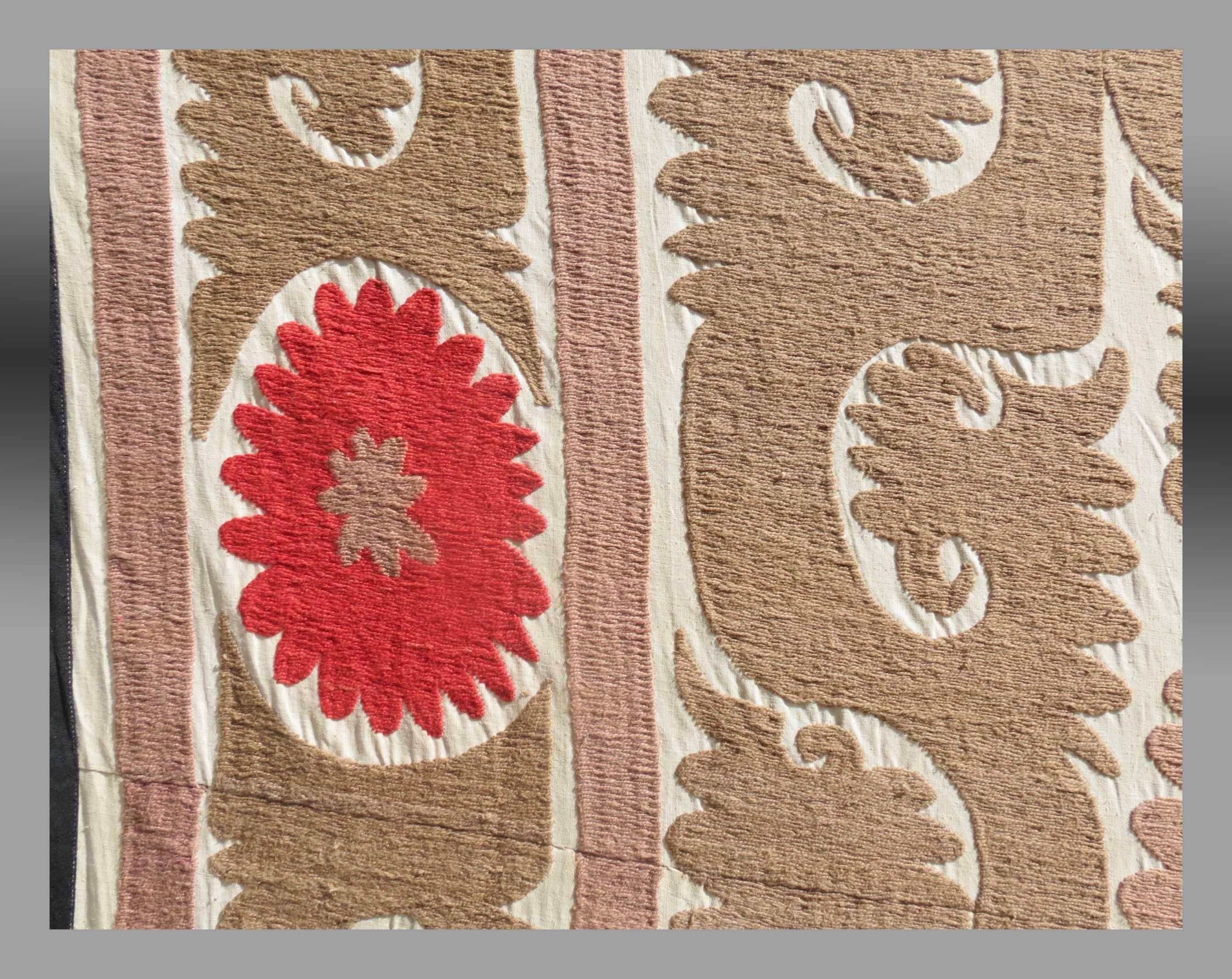 Vintage Uzbek Embroidered Bed Spread, Central Asia, circa 1960s For Sale 1