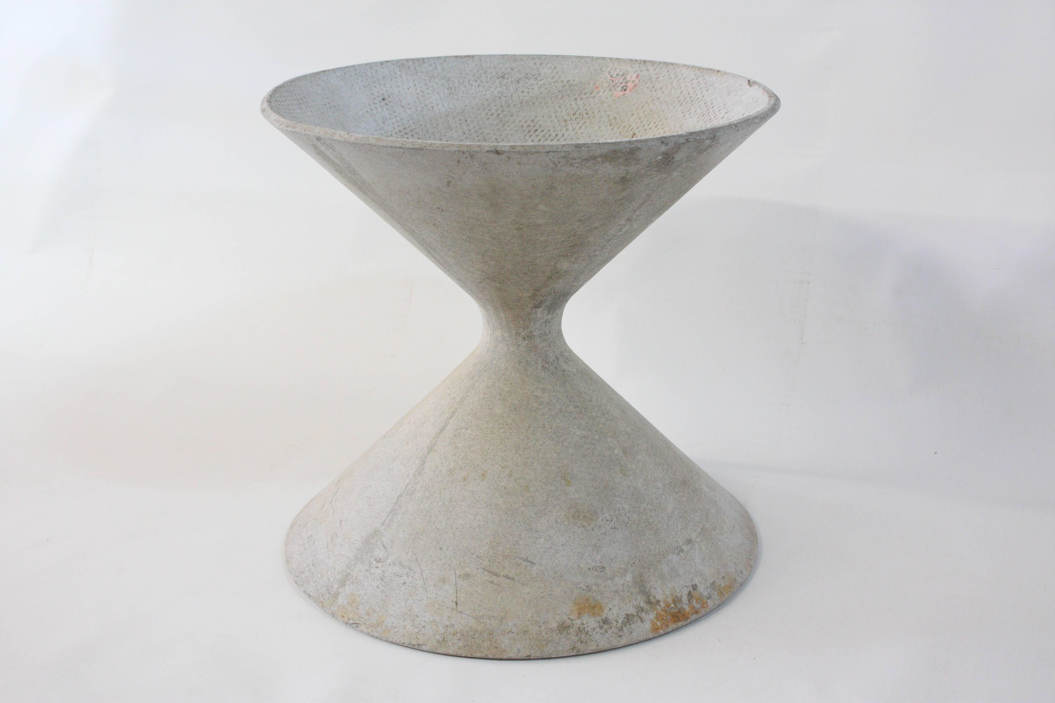 Wonderful fibrous concrete hourglass planter by Willy Guhl.