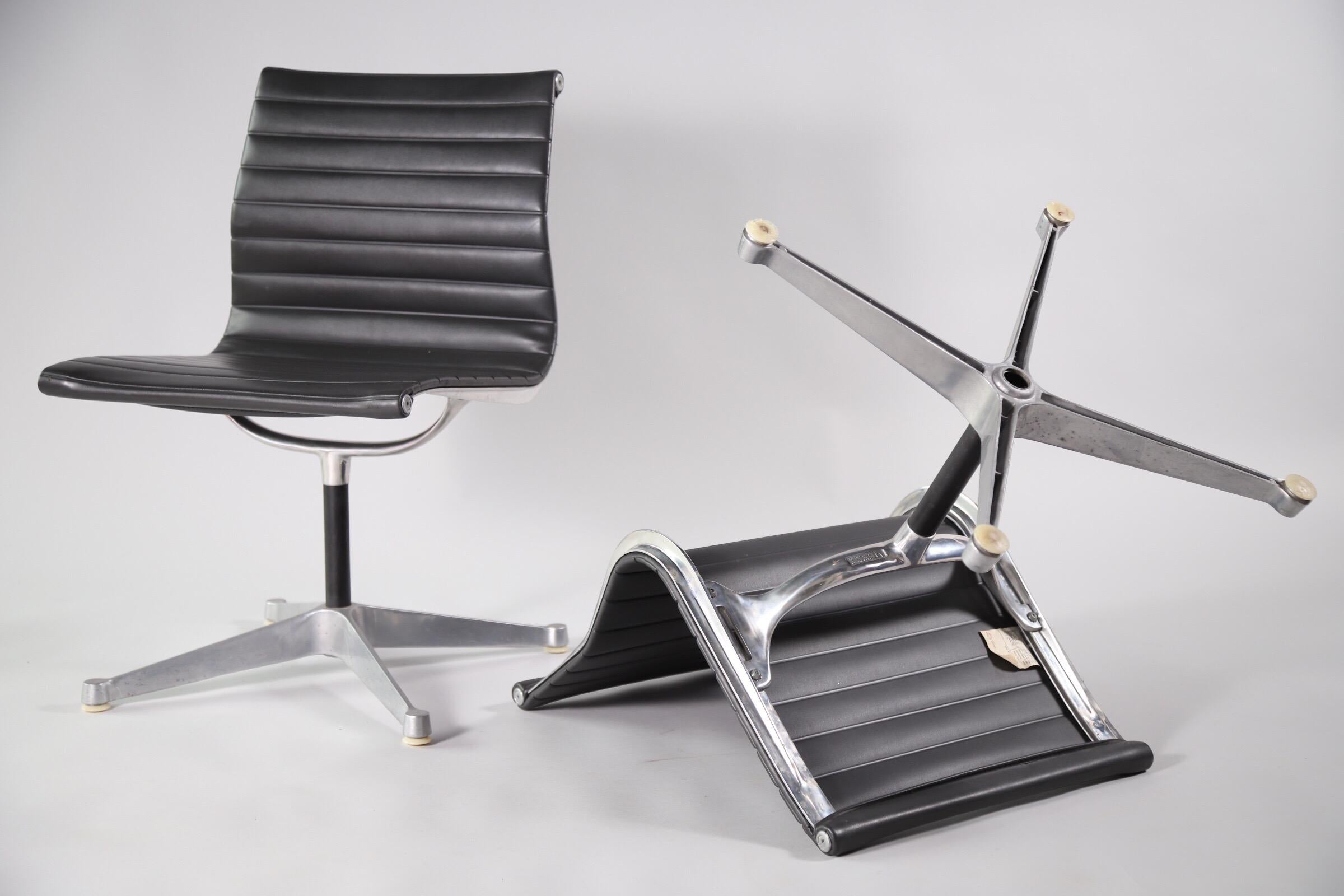 Aluminum Group Chairs by Eames for Herman Miller 4