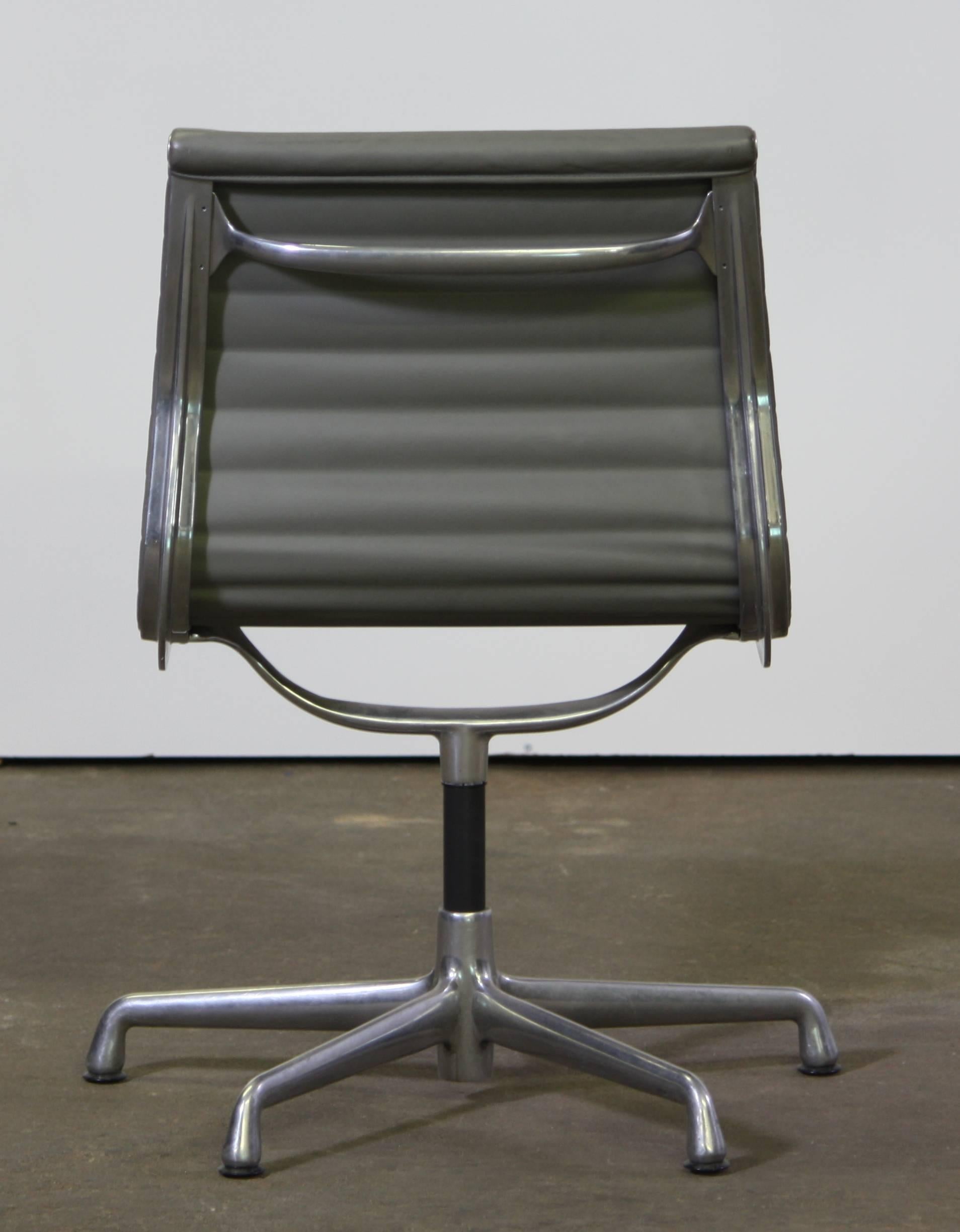 American Herman Miller Aluminium Group Side Chair by Charles and Ray Eames