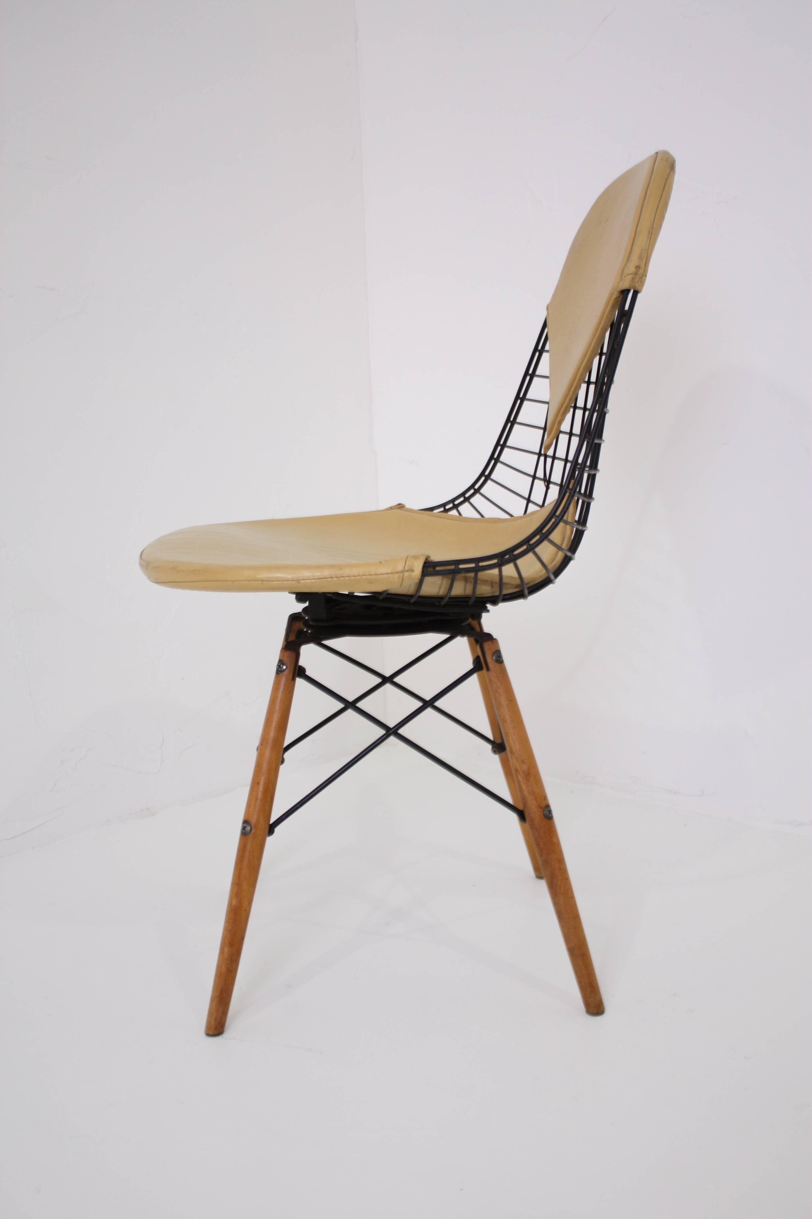 Early desk model PKW swivel chair with birch legs by Charles and Ray Eames for Herman Miller.