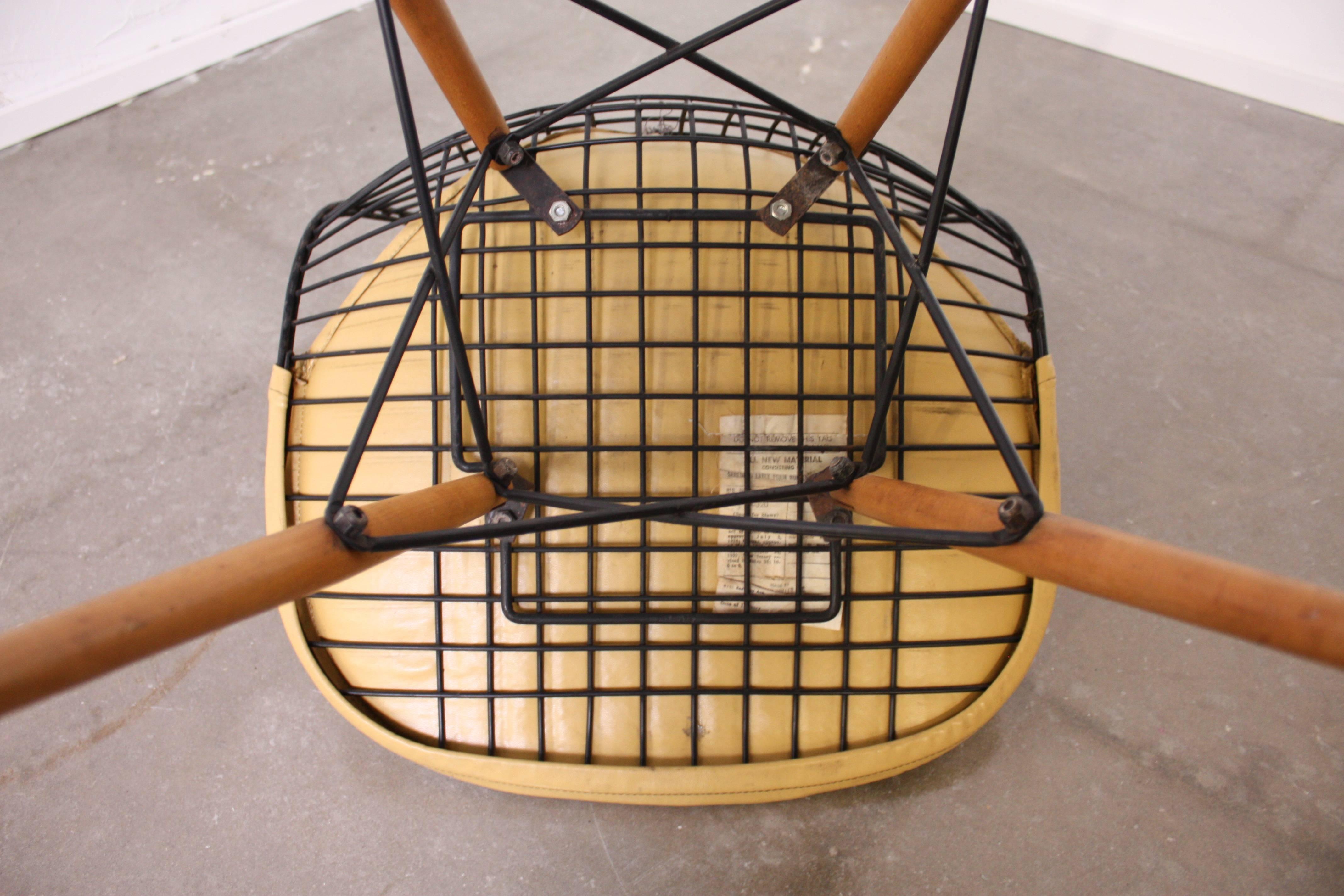 20th Century Eames Dkw Dowel Leg Side Chair for Herman Miller