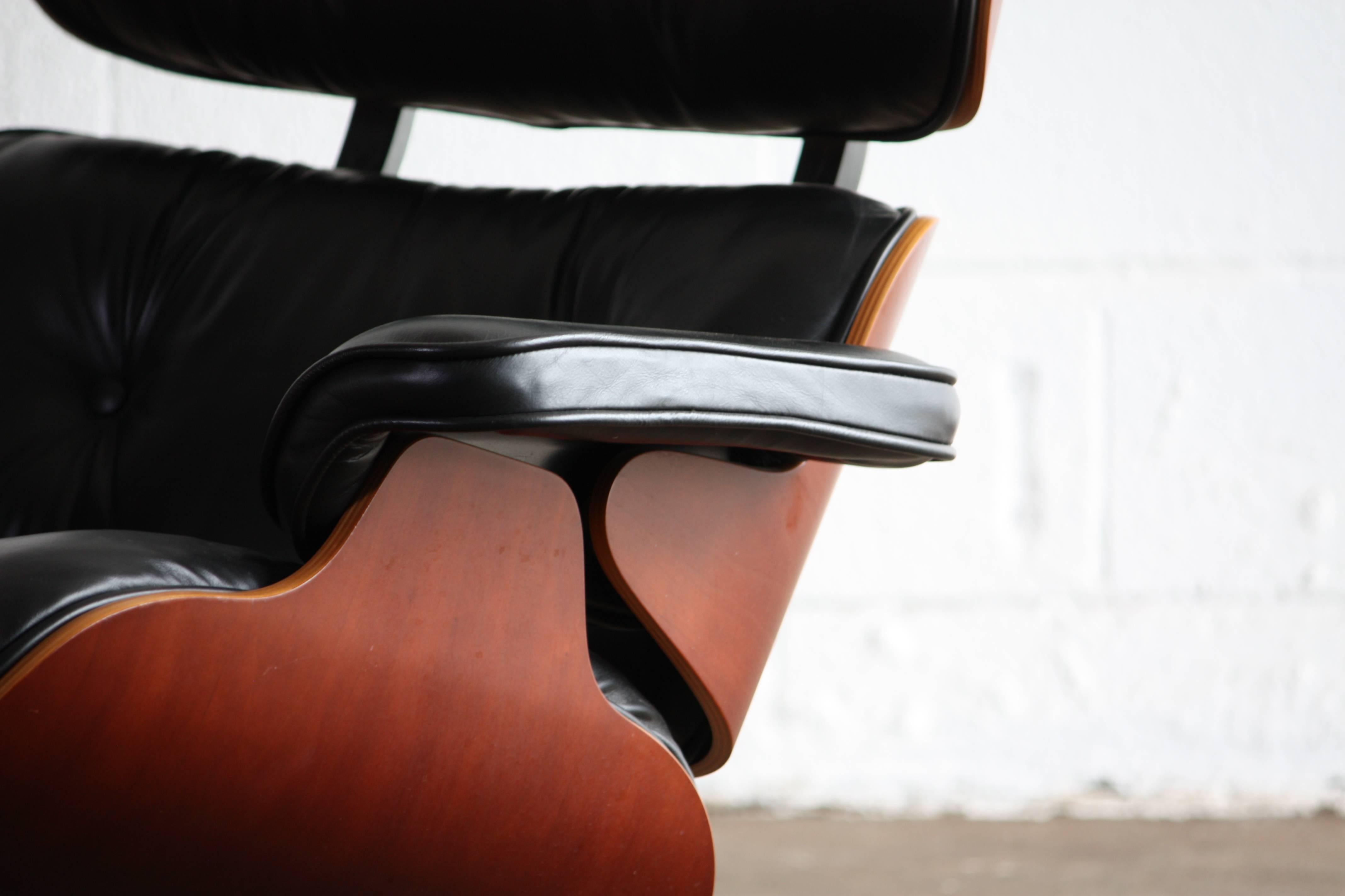 Eames Lounge Chair and Ottoman for Herman Miller In Excellent Condition In Oklahoma City, OK