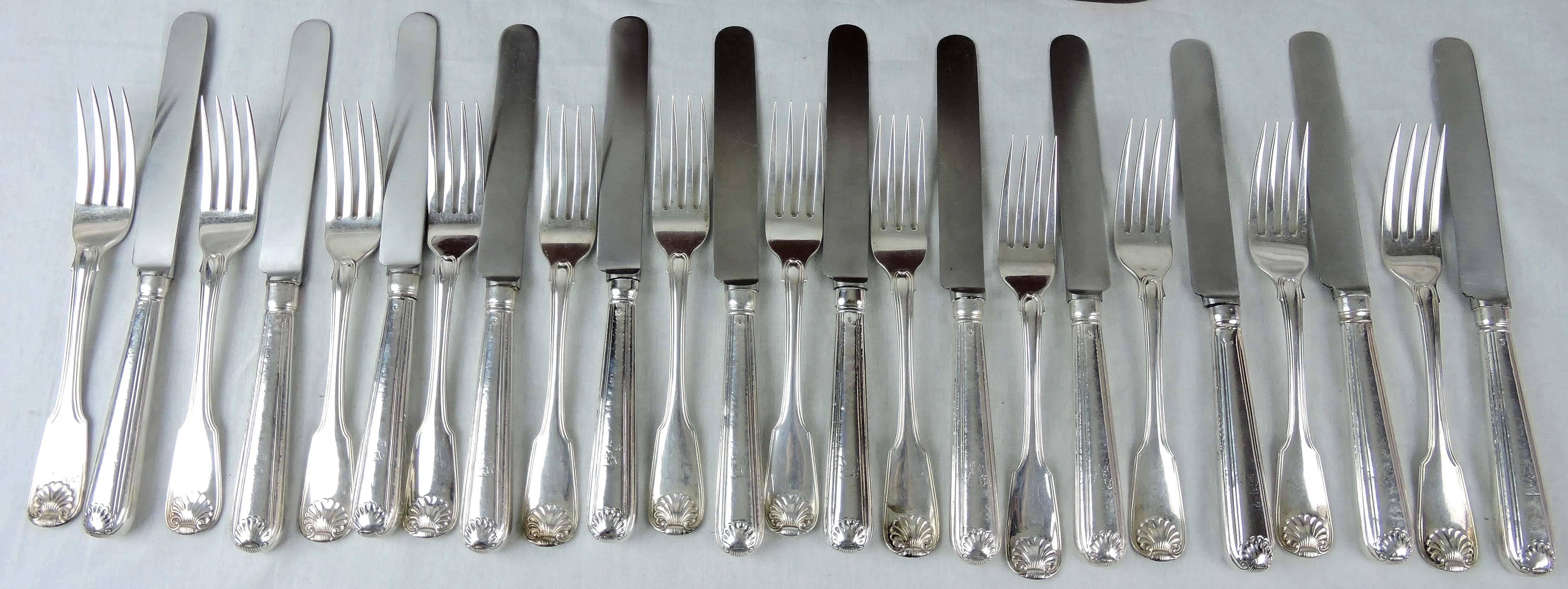 Georian Period Fiddle, Thread & Shell Sterling Silver Flatware Dinner Set for 12 For Sale 2