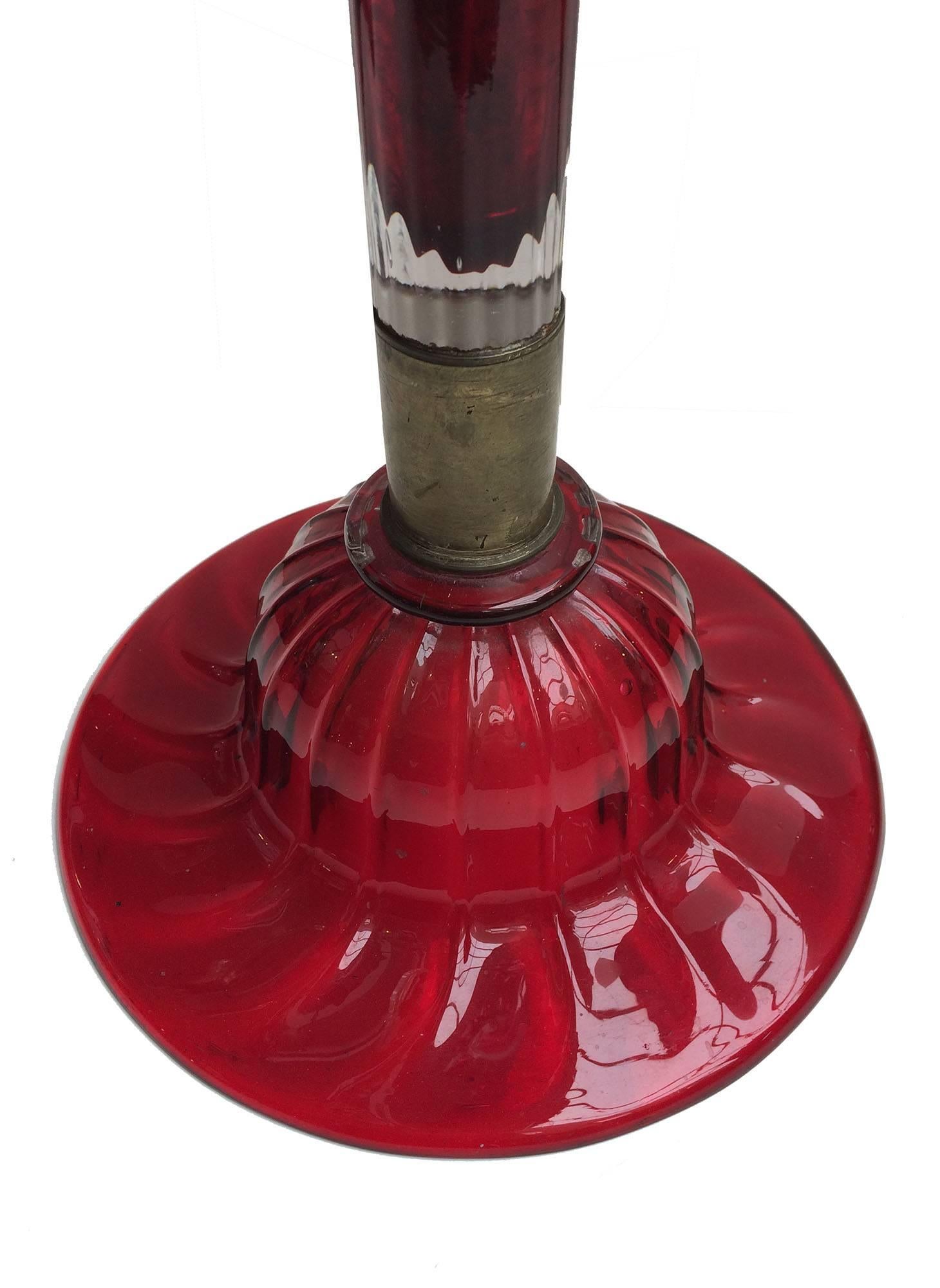 Large Cranberry English Single Flute Epergne, circa 1880 In Excellent Condition For Sale In Toronto, ONTARIO