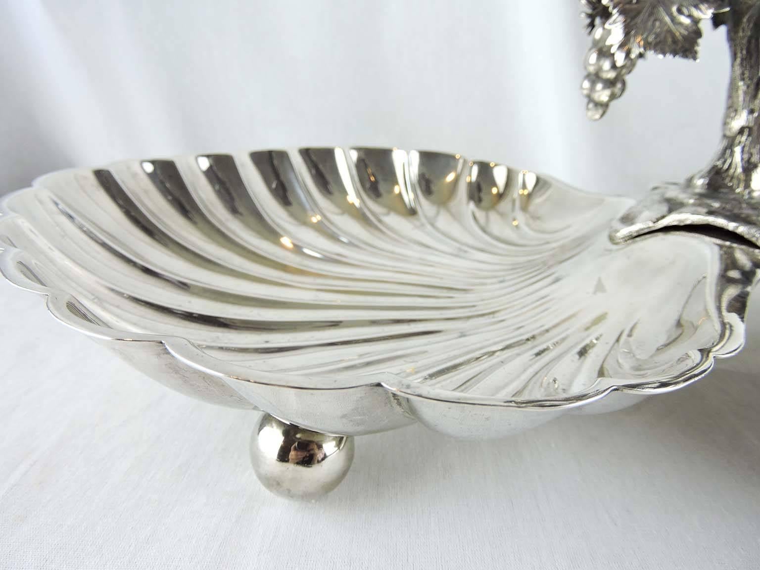 Late 19th Century Amethyst Glass and Silver Plate Epergne by Mappin & Webb In Excellent Condition In Toronto, ONTARIO