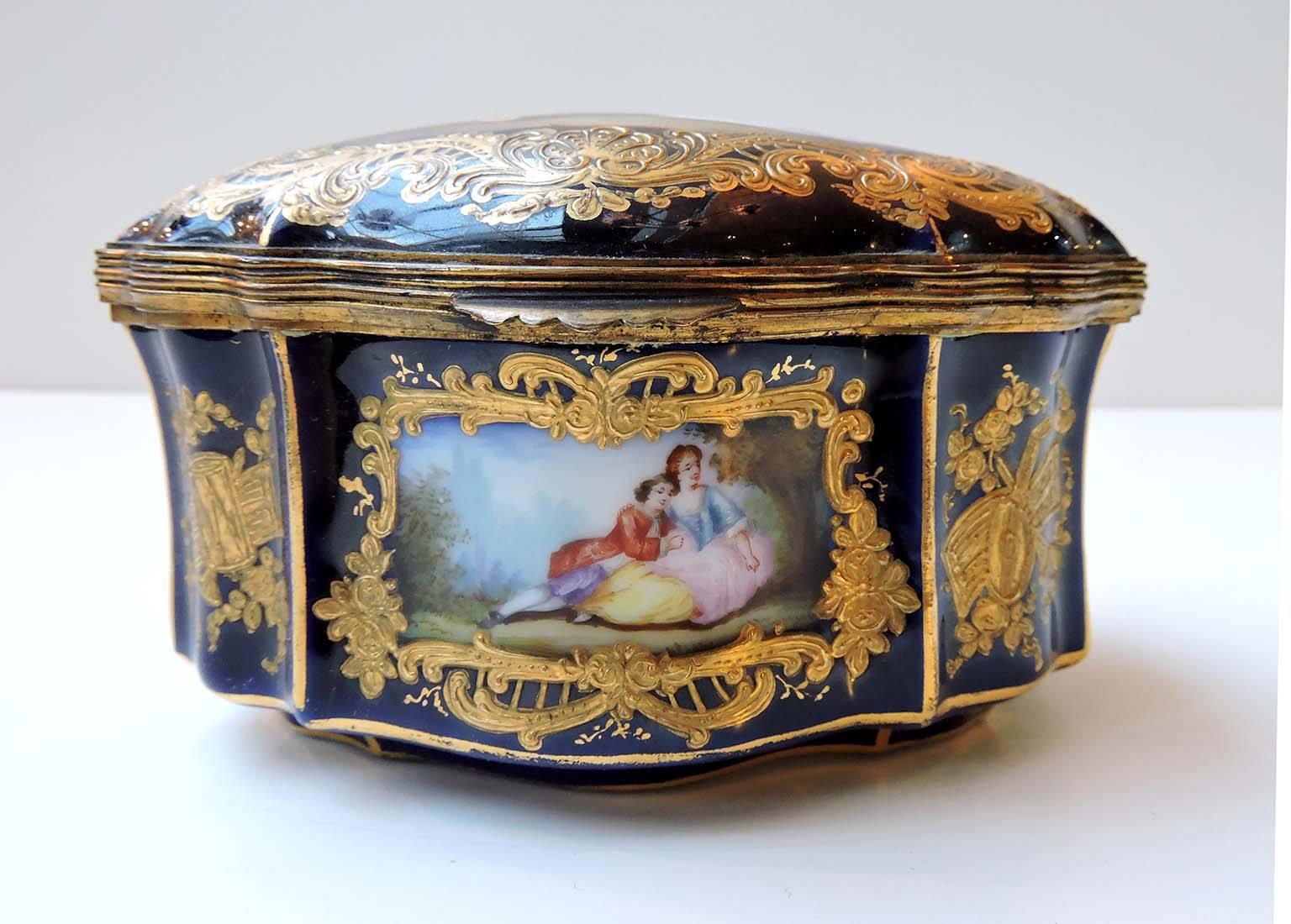 Rococo Late 19th Century French Sevres-Style Porcelain Trinket Box with Gilt Bronze For Sale
