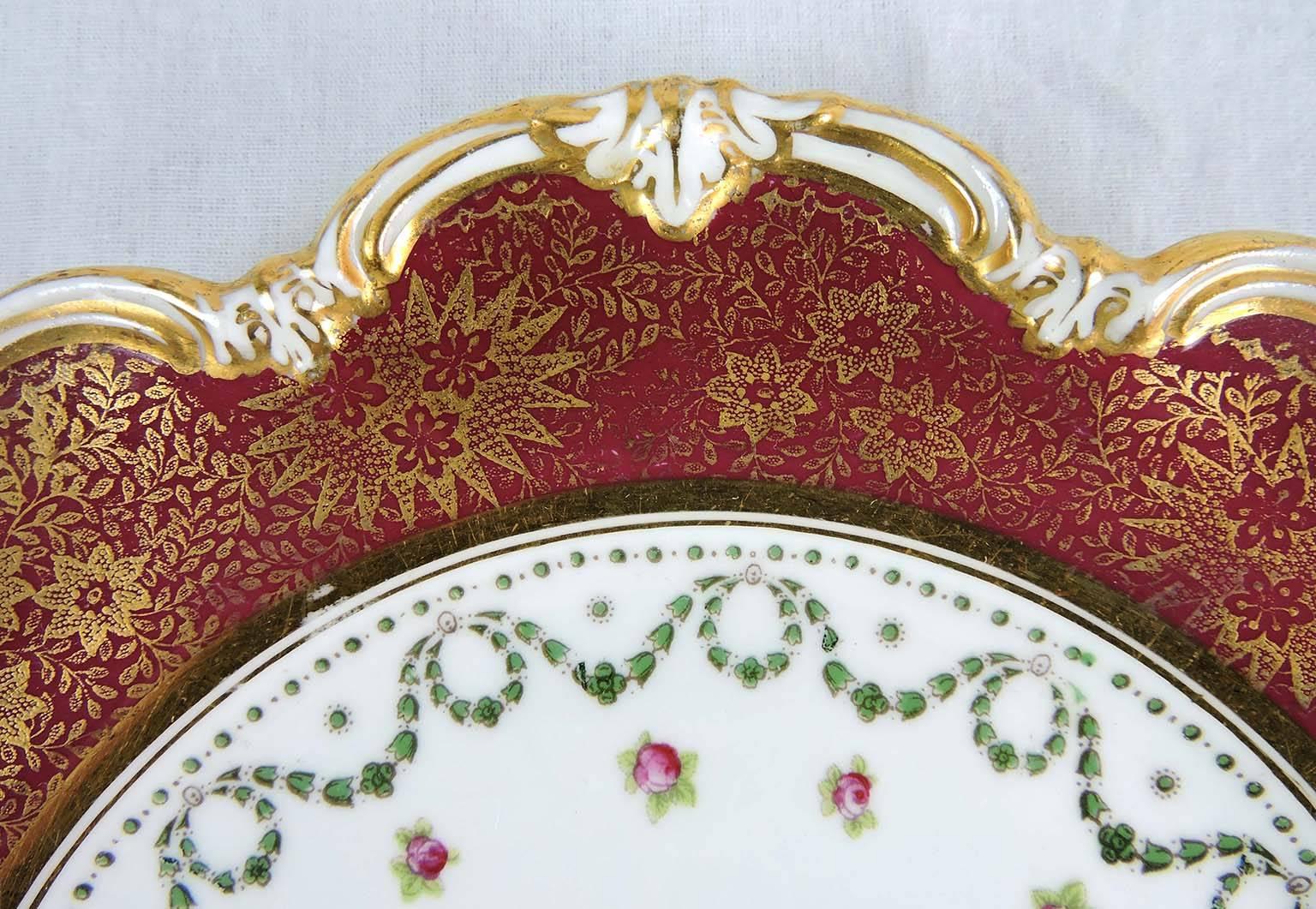 British Set of 12 Scalloped Dessert Plates by George Jones & Sons, circa 1910 For Sale